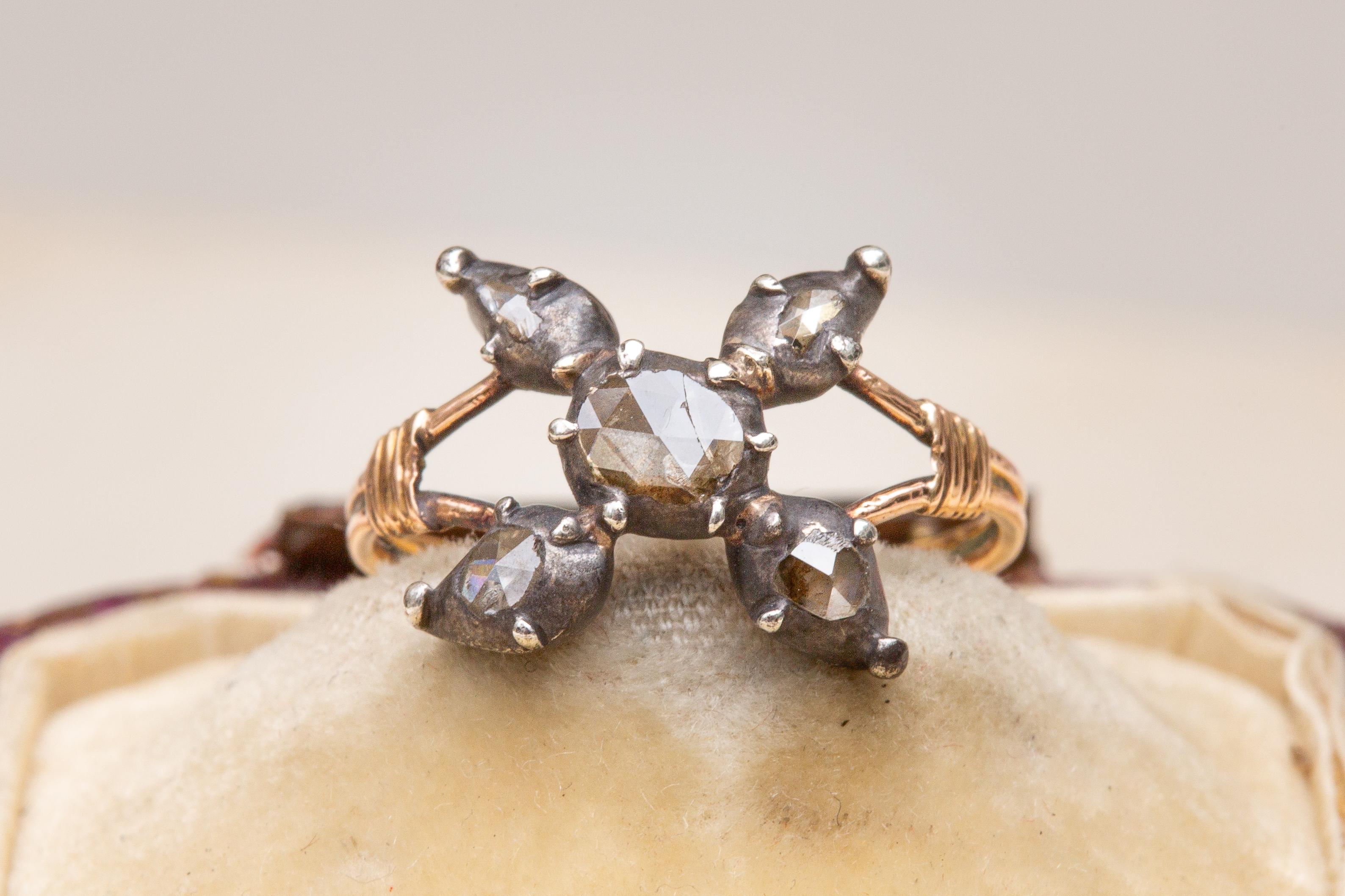 Seltener antiker georgianischer Blumen-Blumen-Cluster-Ring mit Diamant im Rosenschliff, seltenes Design  im Angebot 1