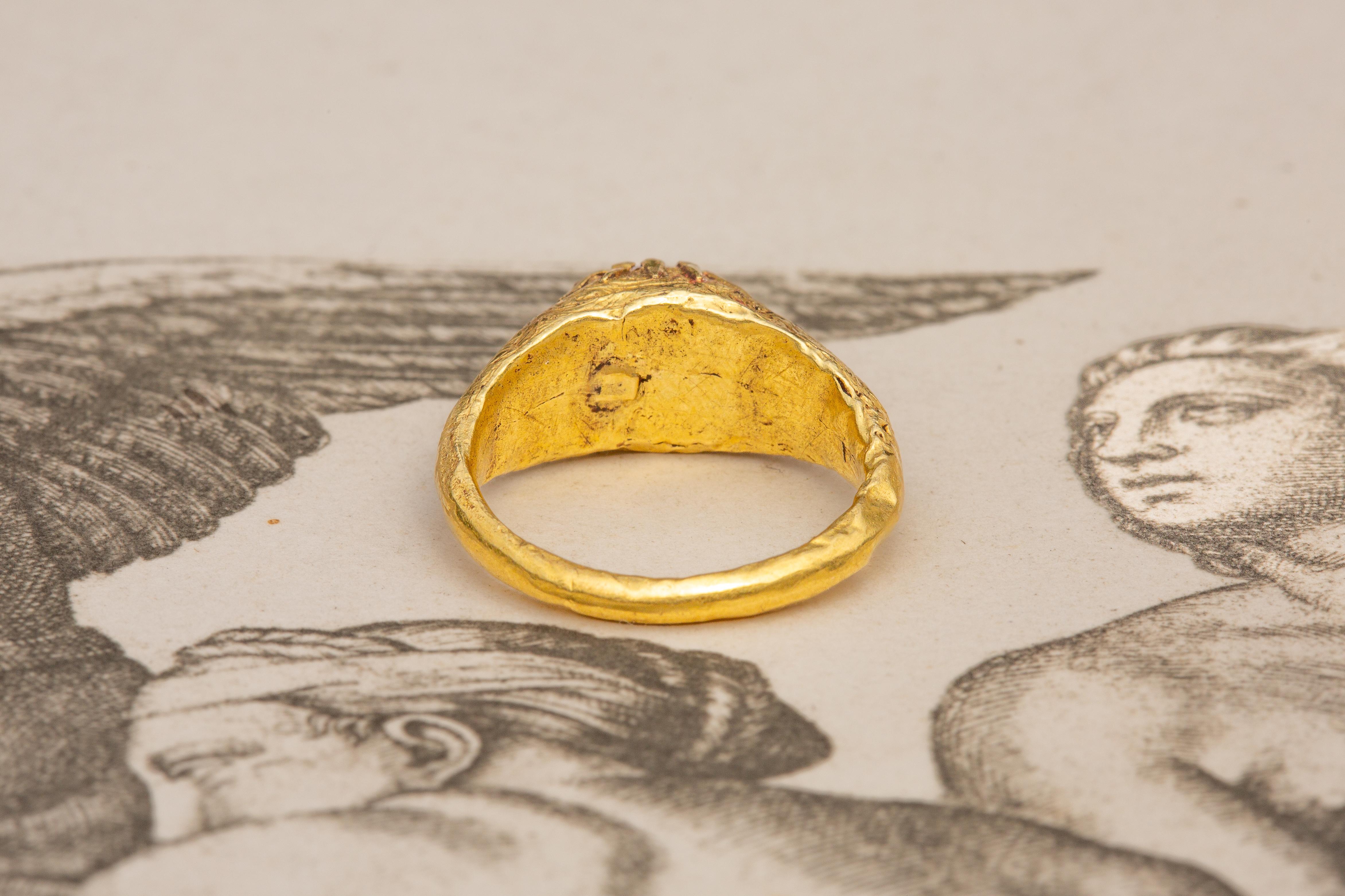 Scarce Antique Islamic Seljuk ‘Selçuklu’ Period Gold Ring with Moonstone  8