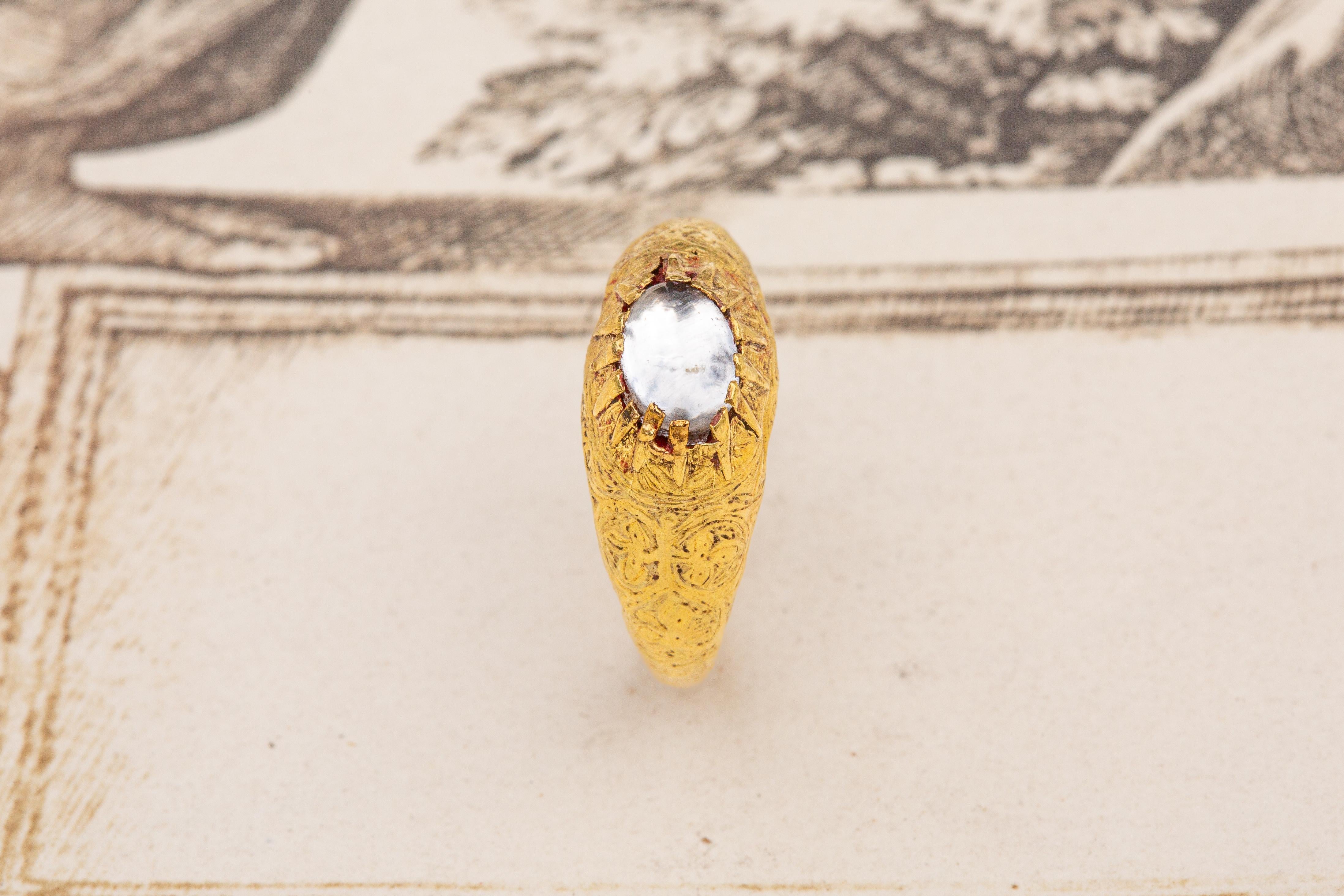 Women's or Men's Scarce Antique Islamic Seljuk ‘Selçuklu’ Period Gold Ring with Moonstone 