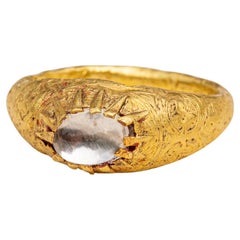 Scarce Antique Islamic Seljuk ‘Selçuklu’ Period Gold Ring with Moonstone 