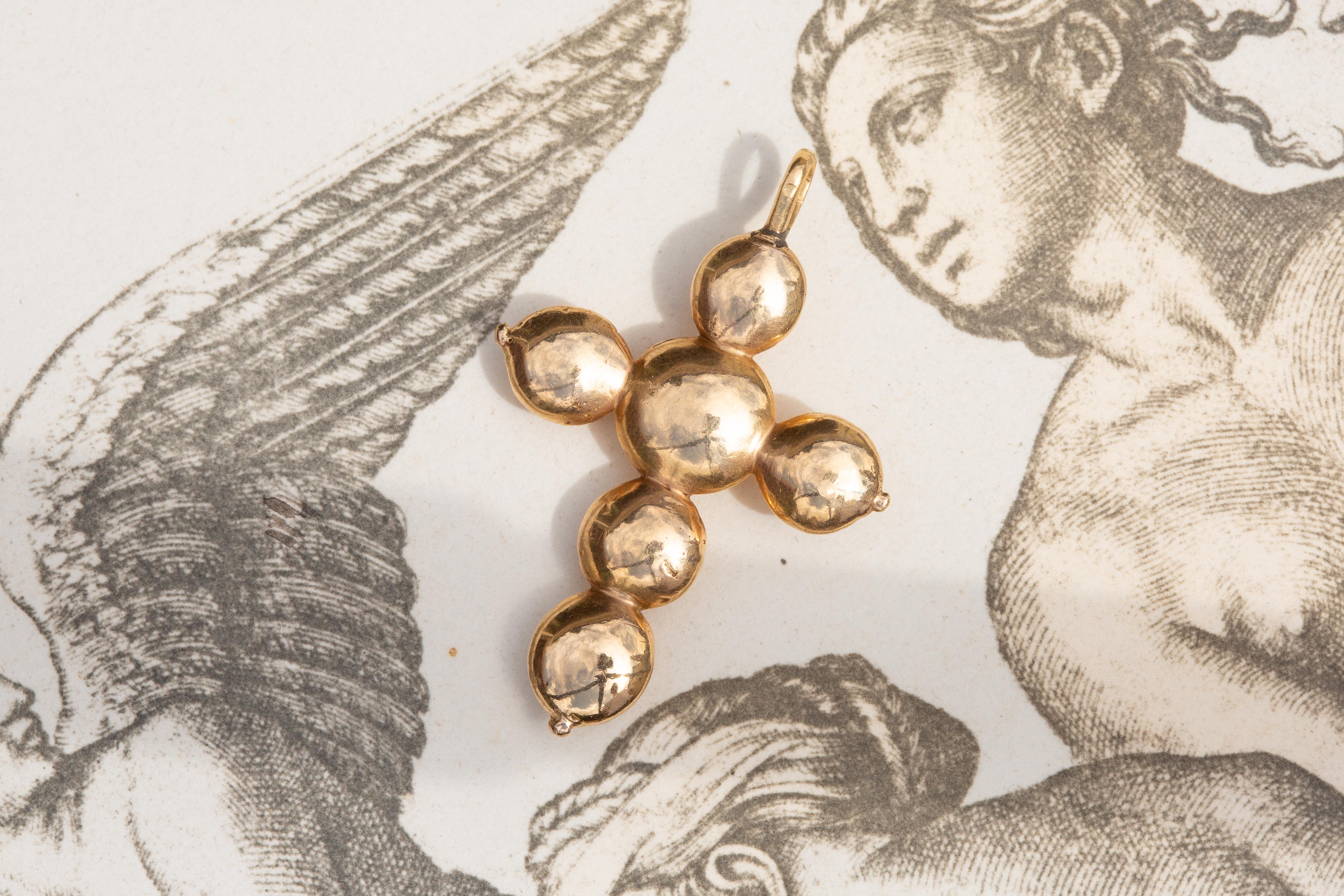 Scarce Baroque Early 18th Century Table Cut Diamond Gold Cross Pendant  For Sale 3