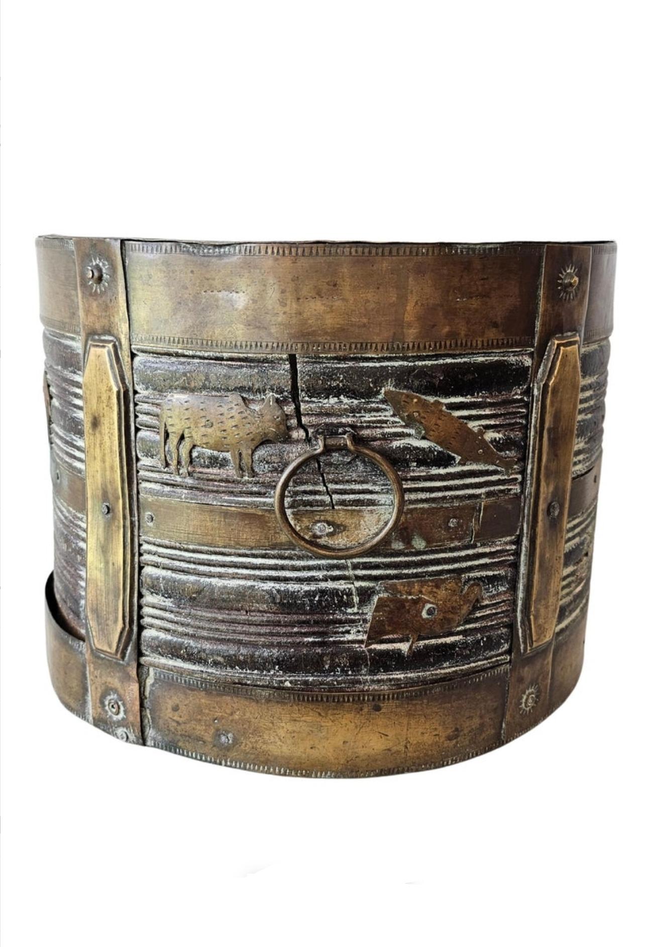 A scarce antique British Colonial brass-mounted wood bucket (fireplace coal hod - kindling bin - pail - outdoor planter) circa 1820

Hand-crafted in India during the British East India Company rule on the Indian subcontinent (pre-British Raj period)