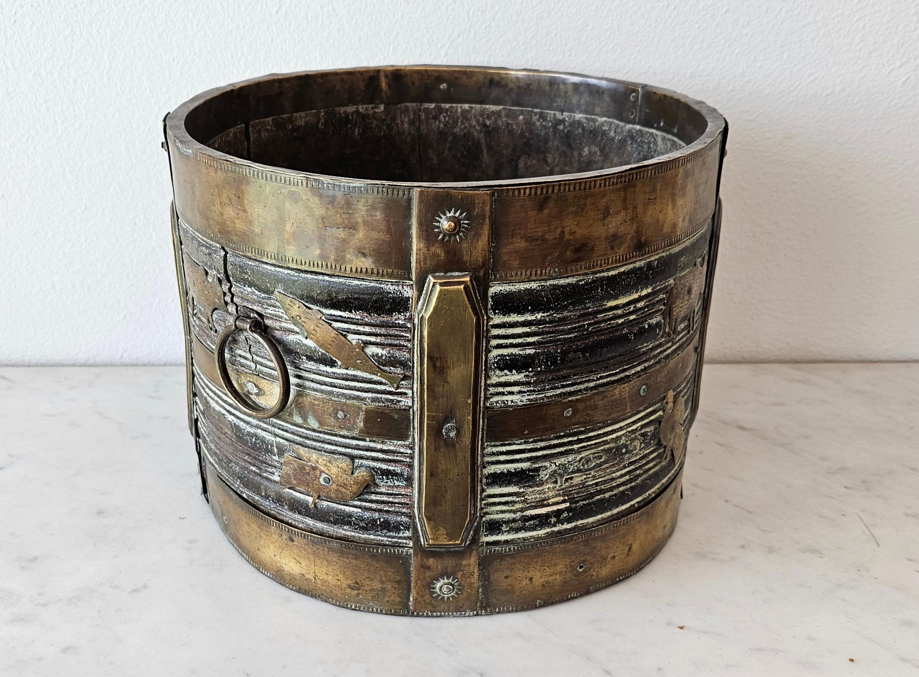19th Century Scarce British Colonial India Brass-Mounted Log Bucket Fireplace Pail For Sale