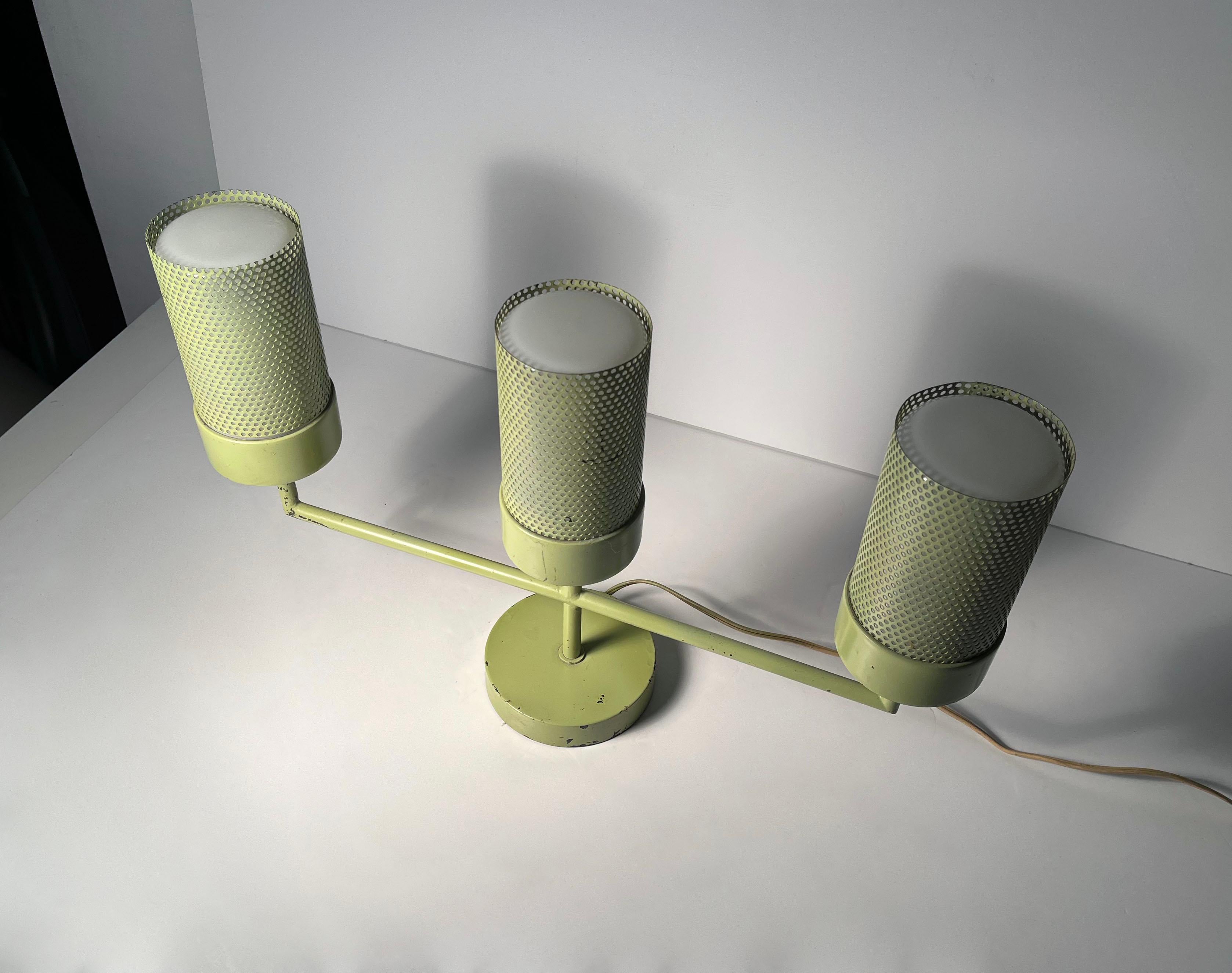Scarce California Good design Table Lamp by Prescolite In Good Condition For Sale In Chicago, IL