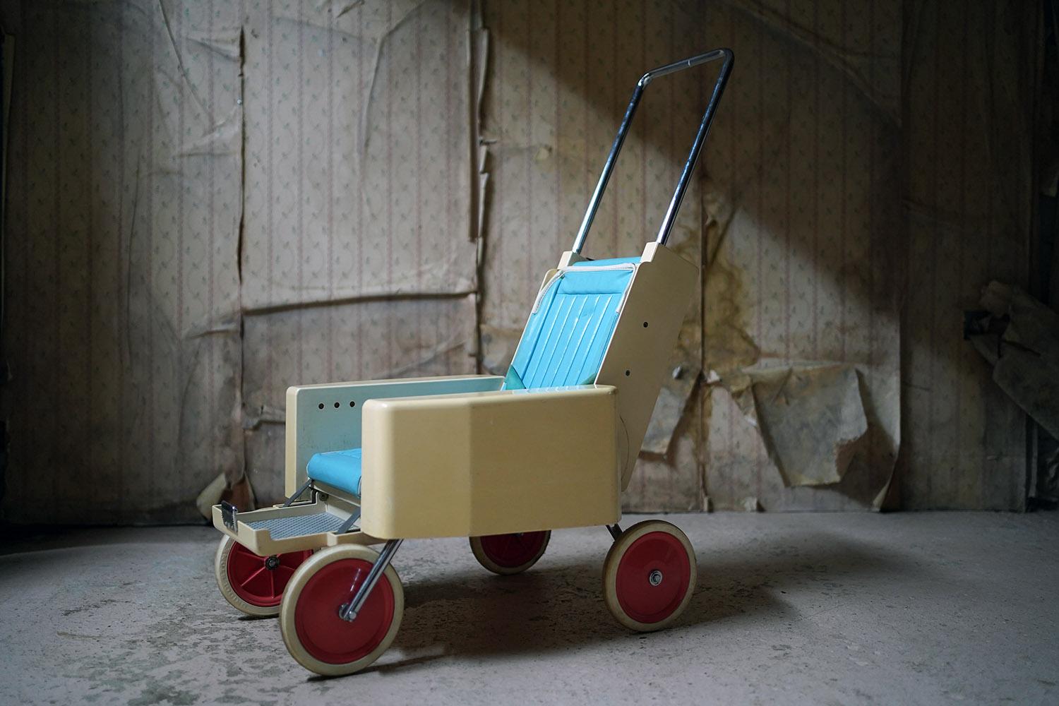 Scarce ‘Chummy Dream’ Collapsible Stroller by Sakai of Japan, c.1969 4
