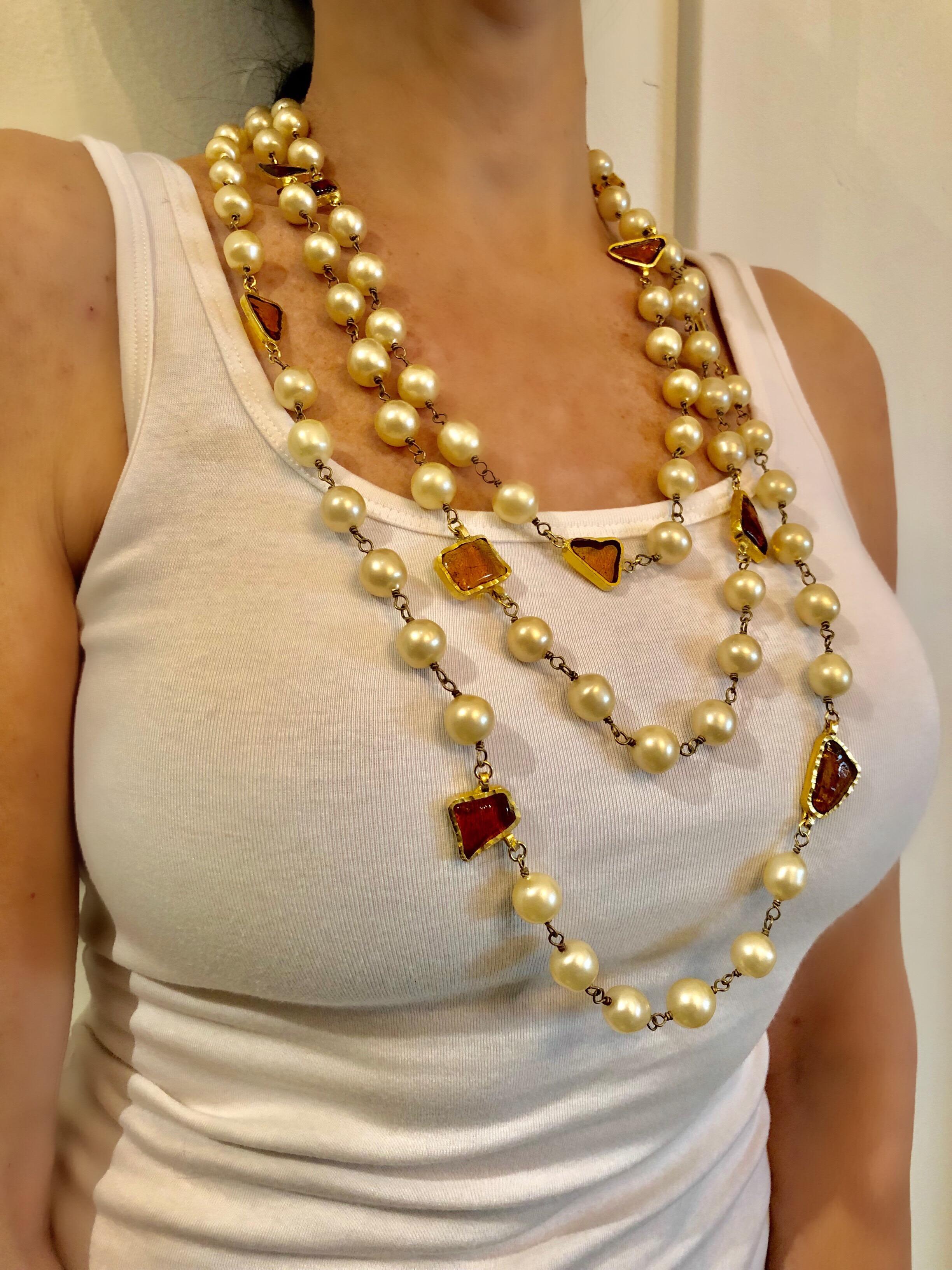 Coco Chanel, rare collier monumental en perles crème « Autoir » automne/hiver 1994 en vente 1