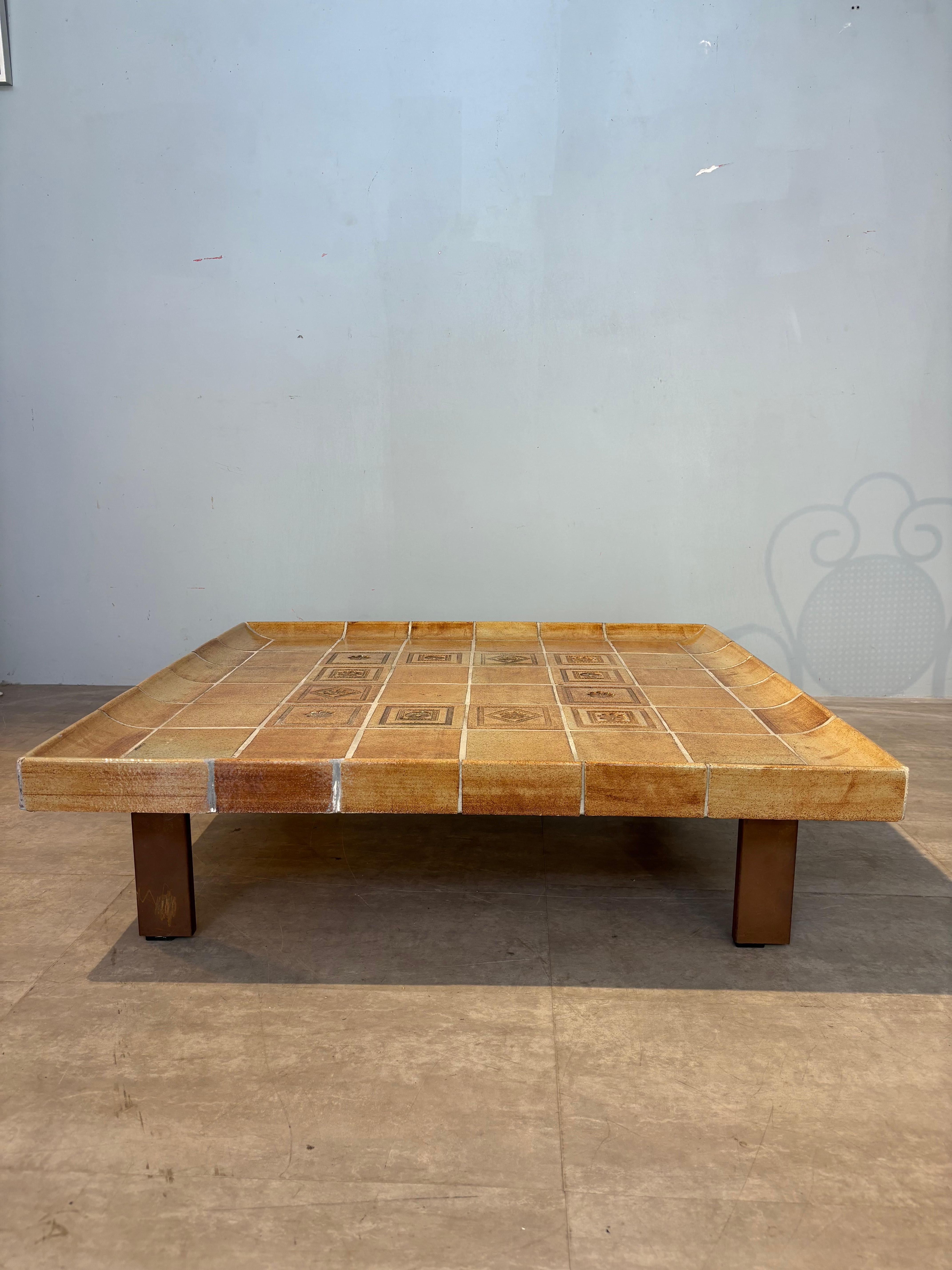 Scarce cuvette coffee table by Roger Capron For Sale 4