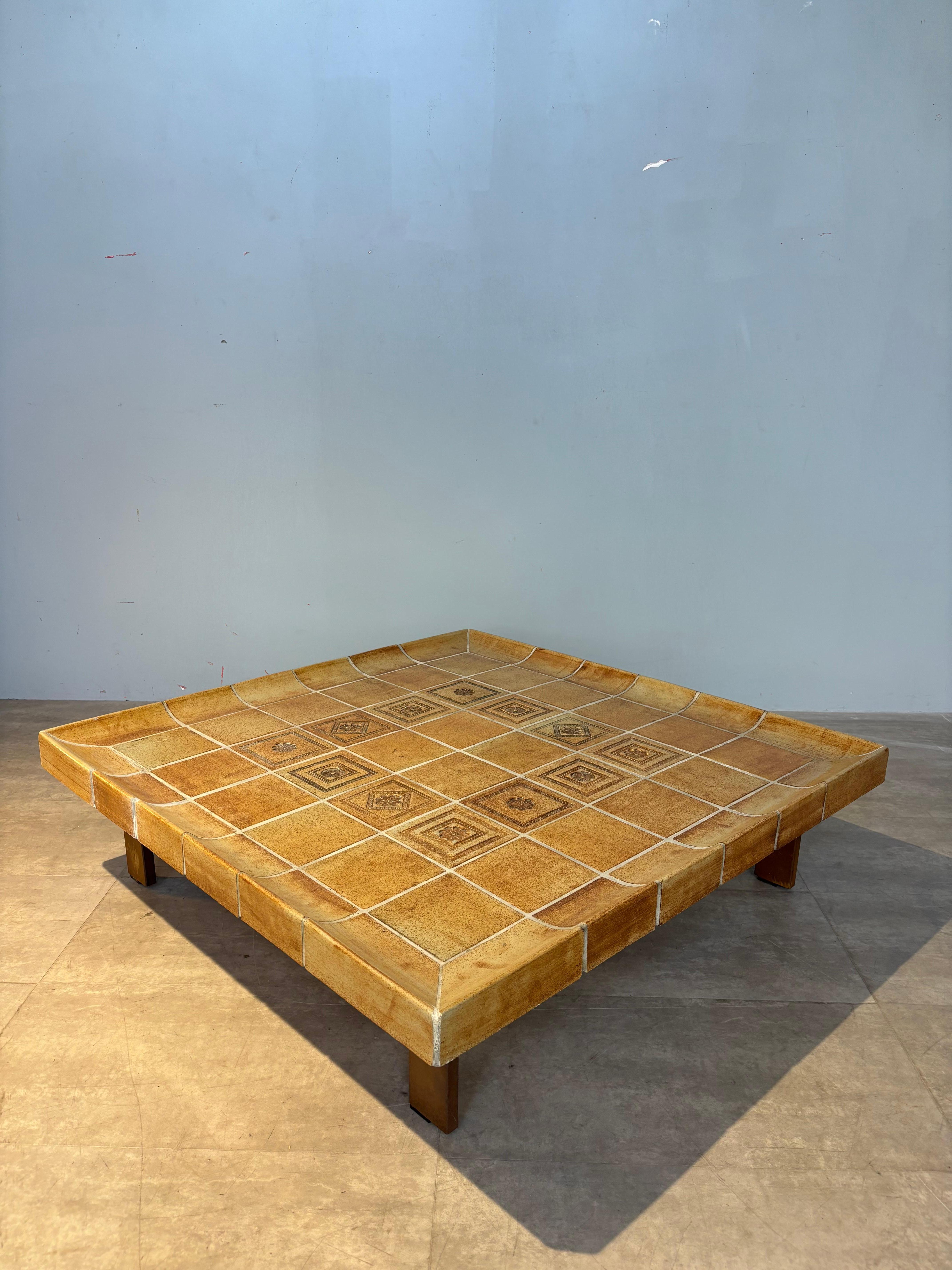 Rare cuvette modele carré par Roger Capron, Vallauris. 

Signée. 
Bel état. 