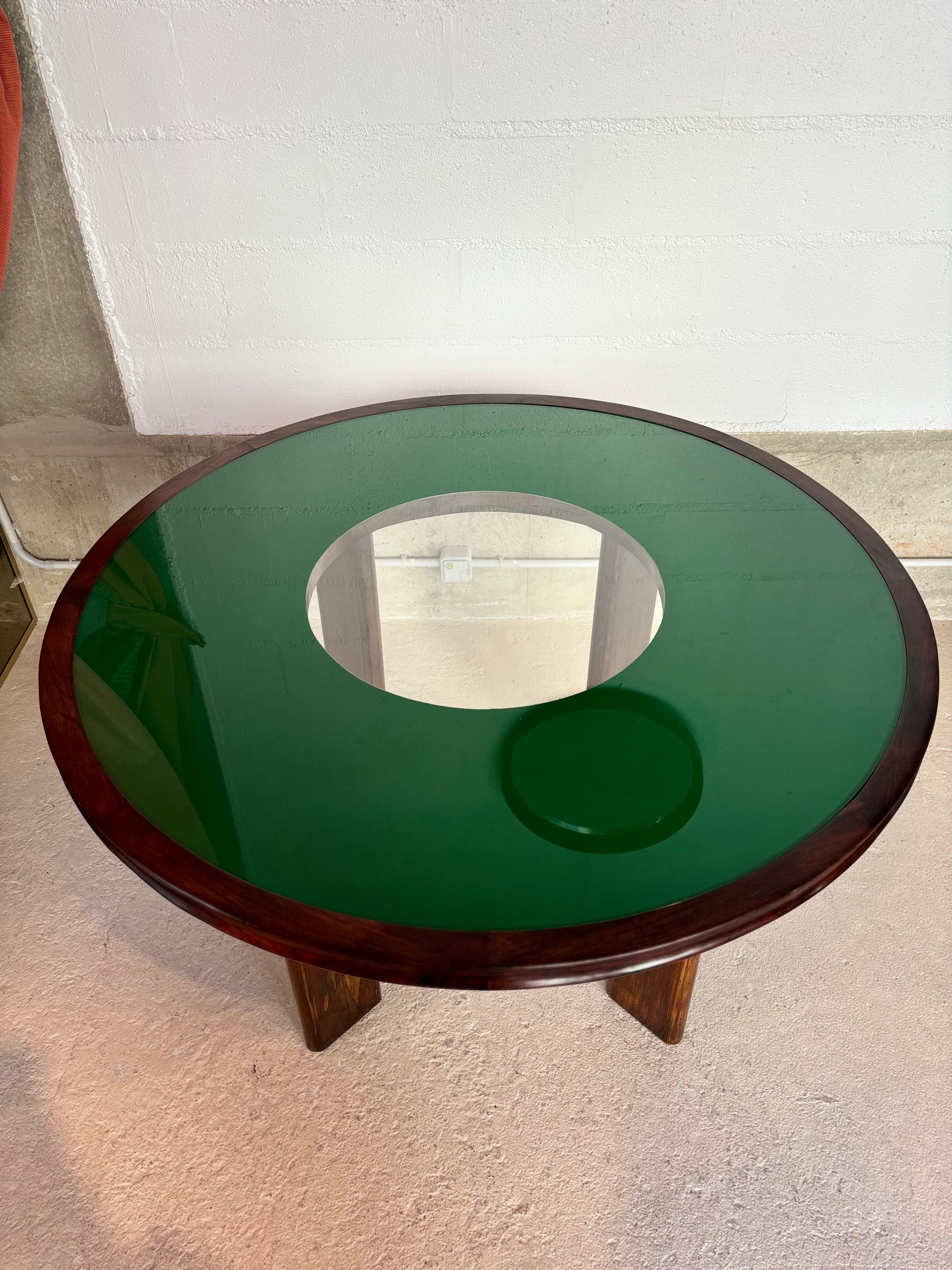 Brésilien Rare table de salle à manger de Joaquim Tenreiro en vente
