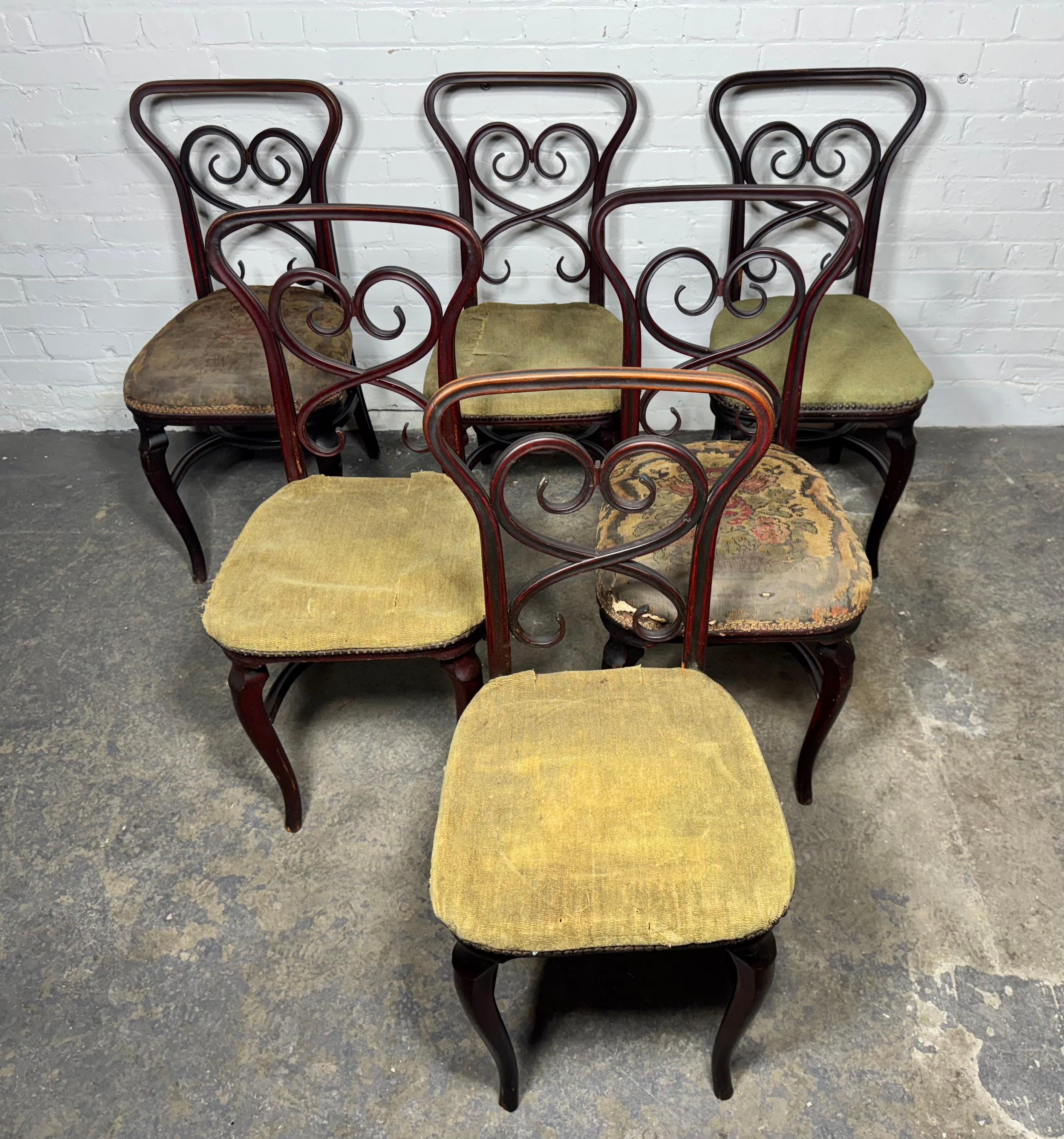 Scarce early set (6) Bentwood Bistro/Cafe' Chairs.  par Michael Thonet en vente 3