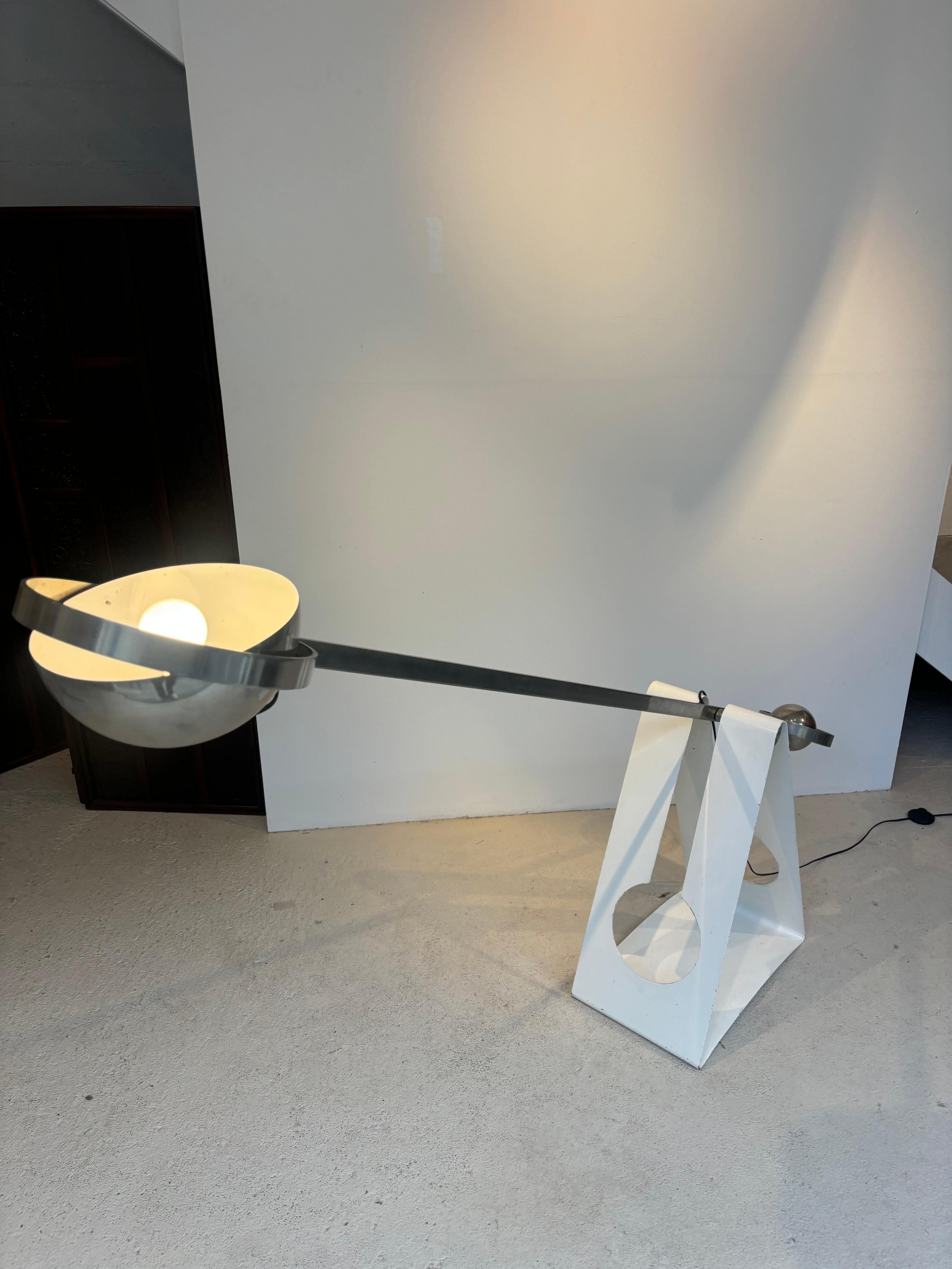 Milieu du XXe siècle Scarce floorlamp by Sabine Charoy for Verre et Lumières. en vente
