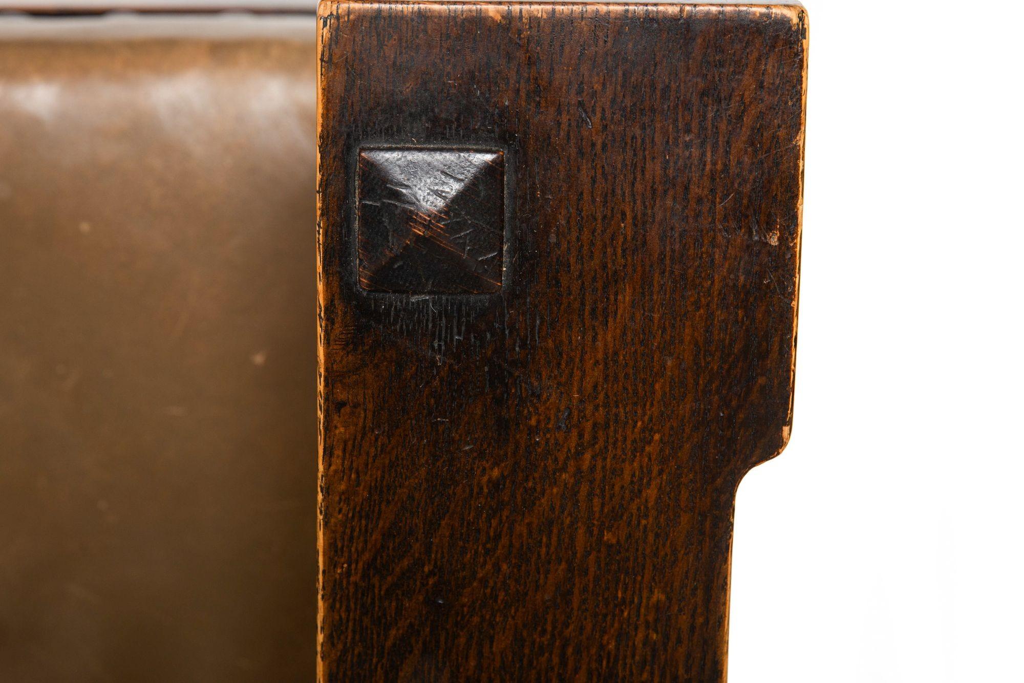 Scarce Gustav Stickley Model 360 A.I.C. Oak Oak Leather Arm Chair c.1910 en vente 3