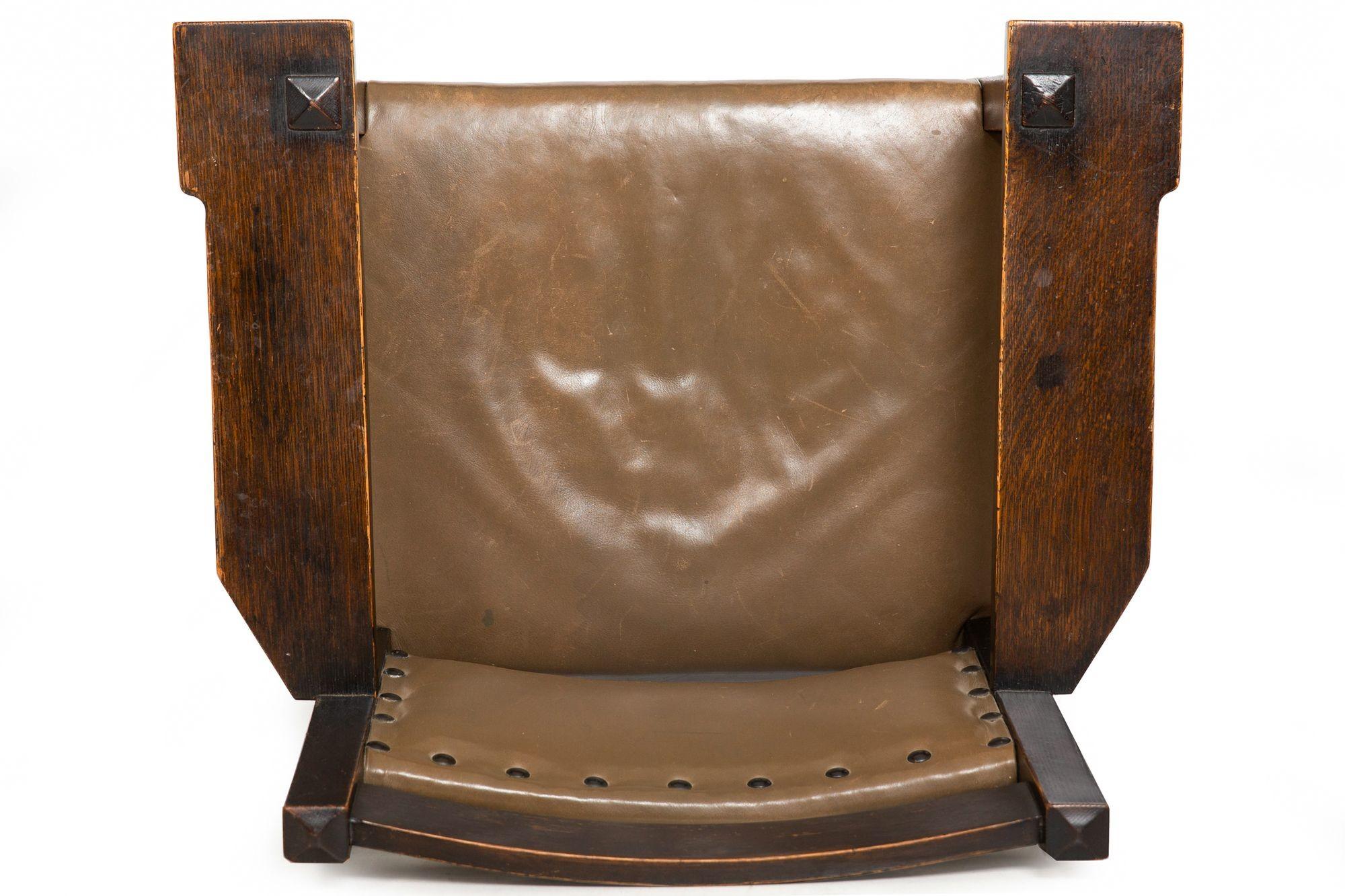 Scarce Gustav Stickley Model 360 A.I.C. Oak Oak Leather Arm Chair c.1910 en vente 6