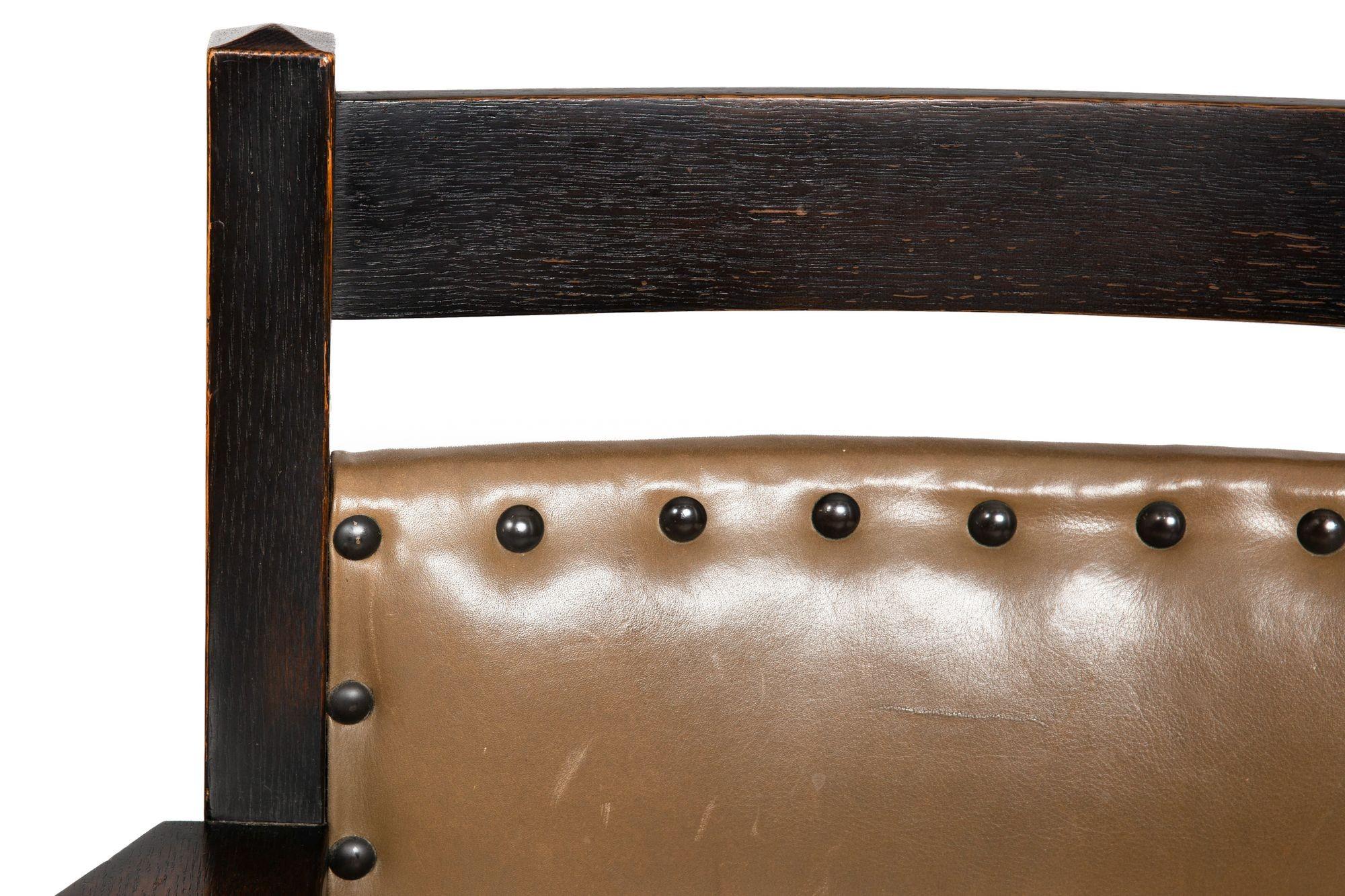 Scarce Gustav Stickley Model 360 A.I.C. Oak Oak Leather Arm Chair c.1910 en vente 2