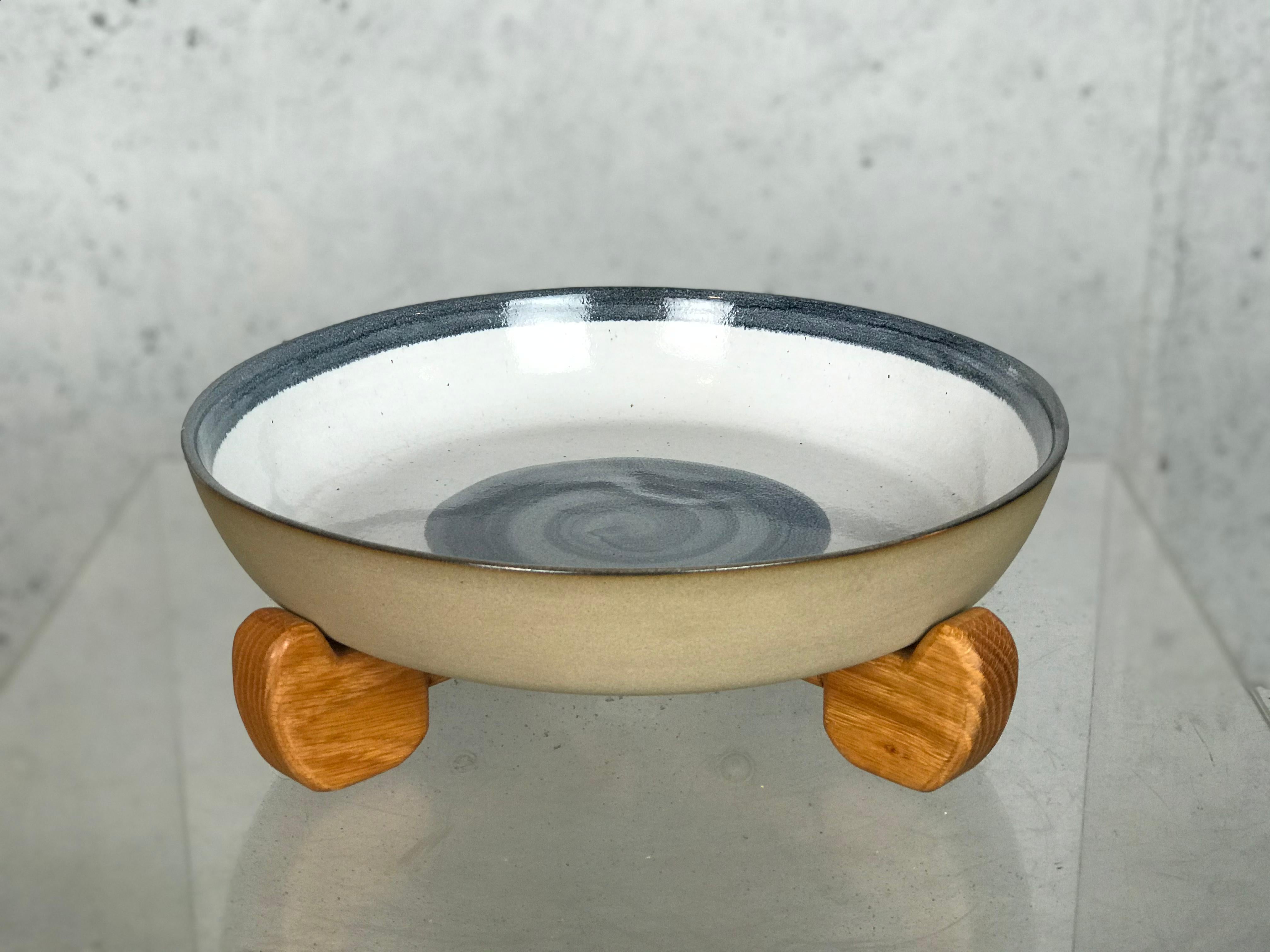 American Centerpiece Bowl by Jane and Gordon Martz for Marshall Studios