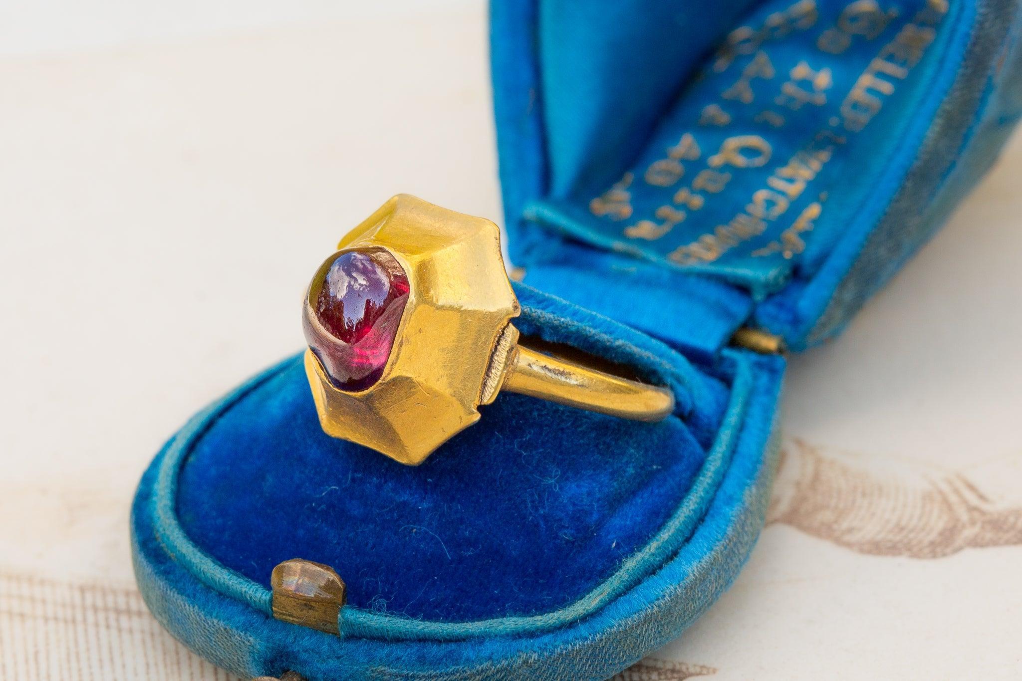 Scarce Medieval Gold Garnet Ring Antique 13th Century Talisman Signet Ring For Sale 3