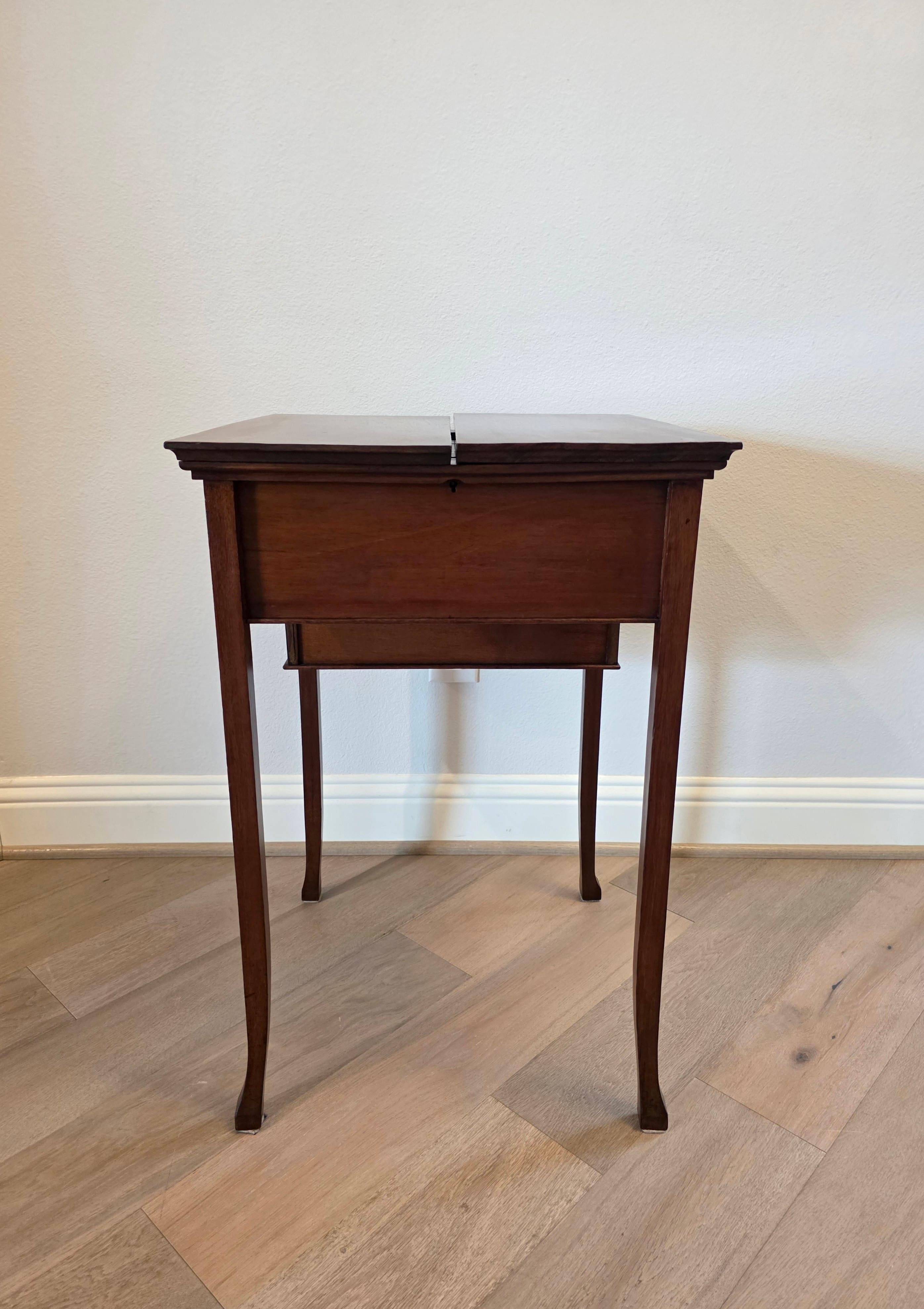 Seltene Metamorphic Edwardian Periode Mahagoni antiken Schreibtisch  Beistelltisch (Leder) im Angebot