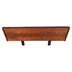Knappe Midcentury Studio Crafted Nussbaum Queen Kopfteil  Richard Artschwager