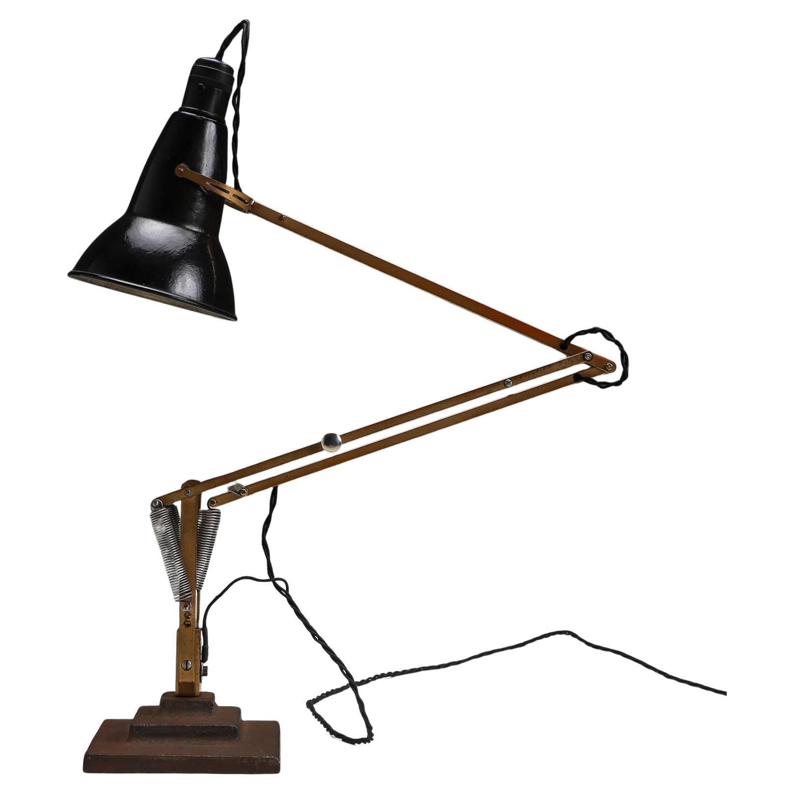 Why is the Anglepoise lamp iconic?