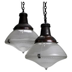 Tirada Escasa De Linternas Prismáticas De Holofano USA