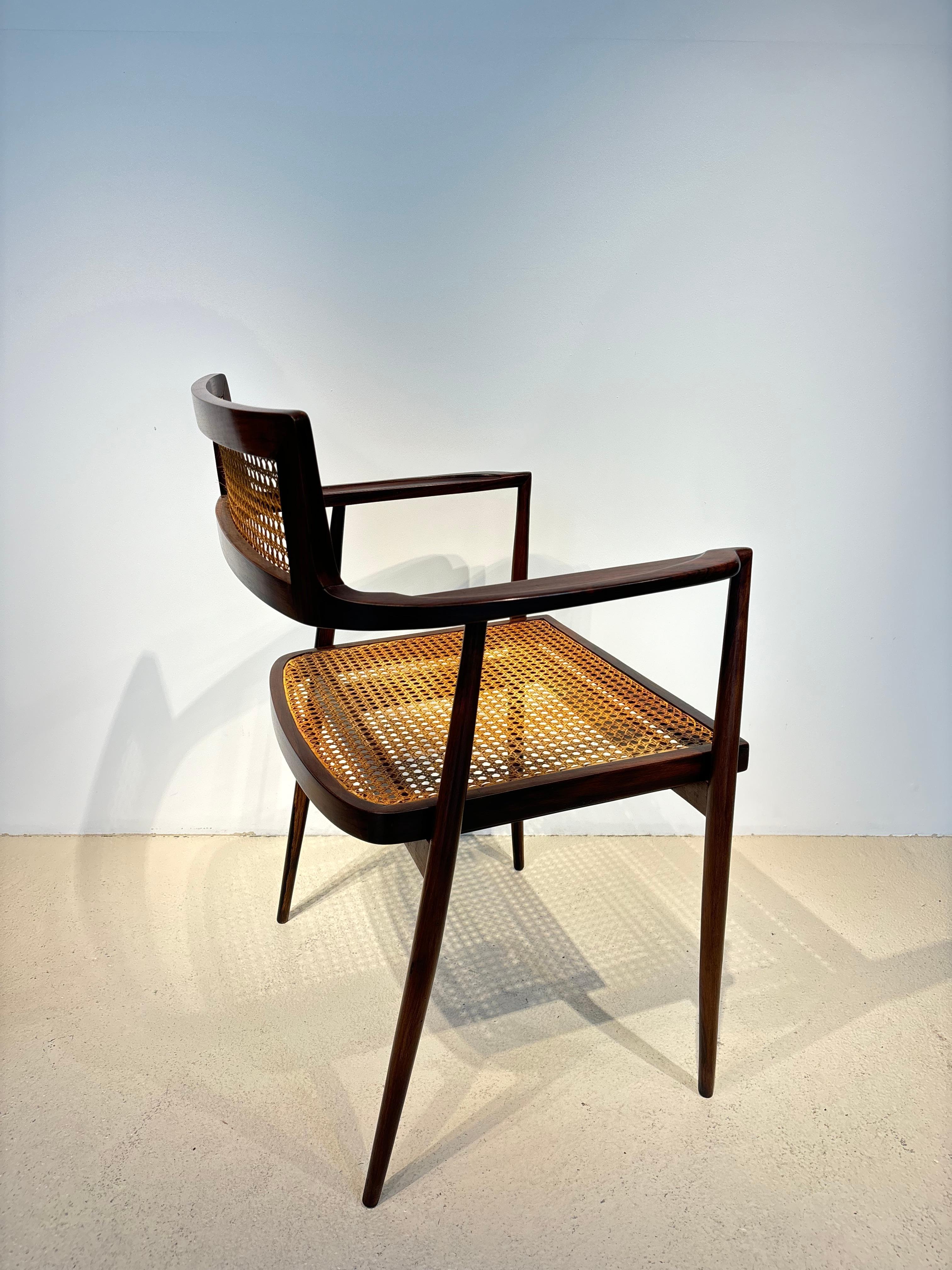 Milieu du XXe siècle Rare ensemble de fauteuils Joaquim Tenreiro en vente