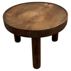 Mesa auxiliar escasa de Mado Jolain