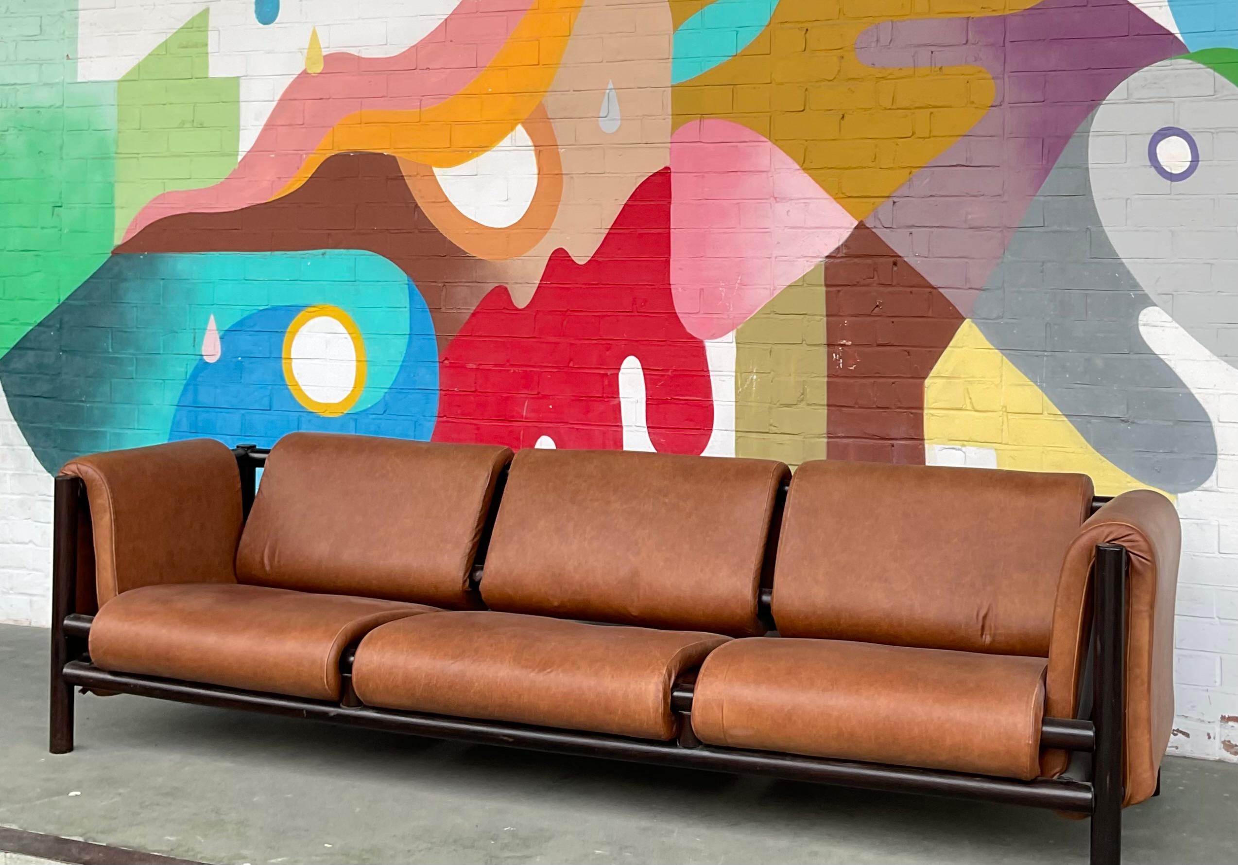Mid-Century Modern Rare canapé de Joaquim Tenreiro en vente