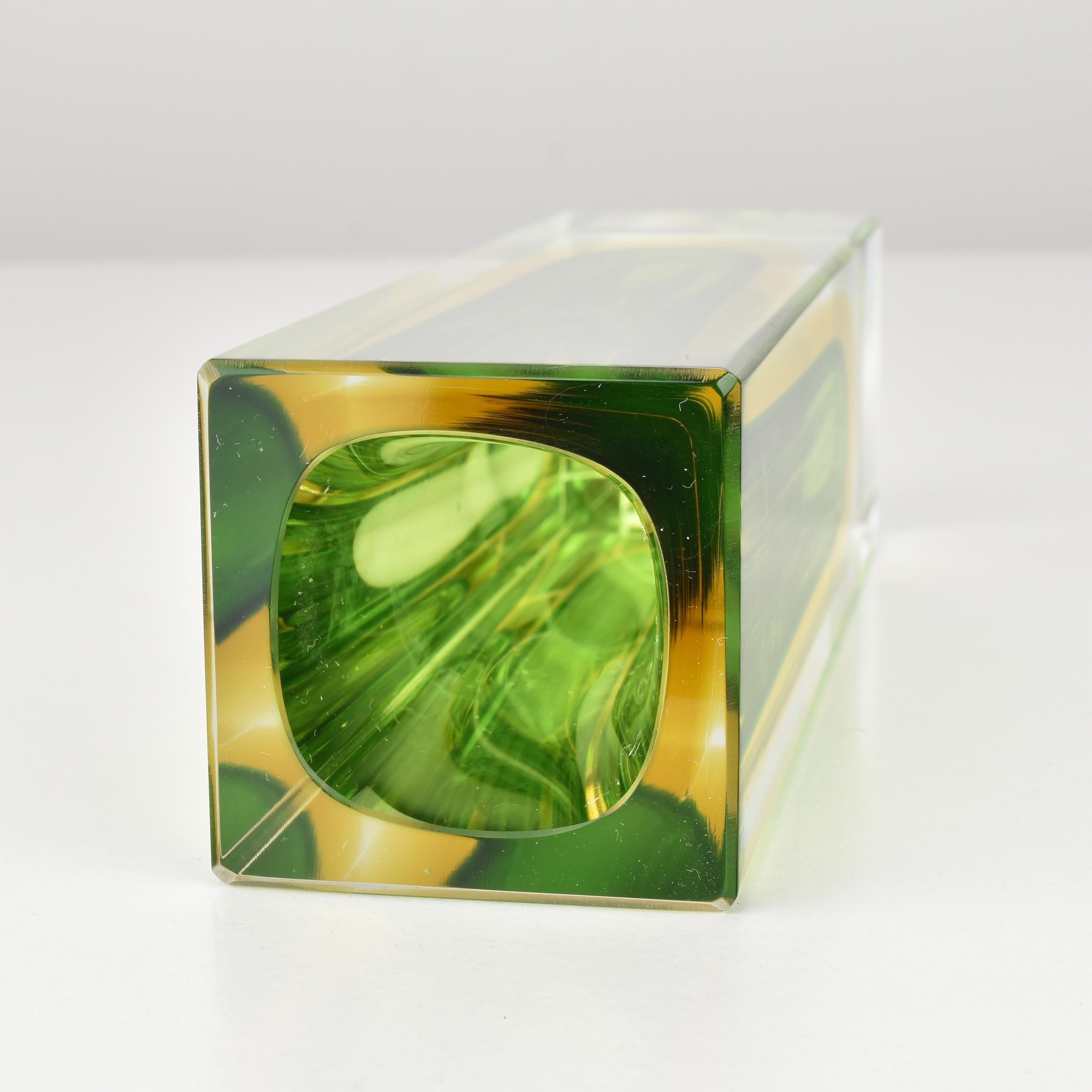Rare vase en verre à blocs vert, jaune et transparent de Flavio Poli, années 1960 Bon état - En vente à Bad Säckingen, DE