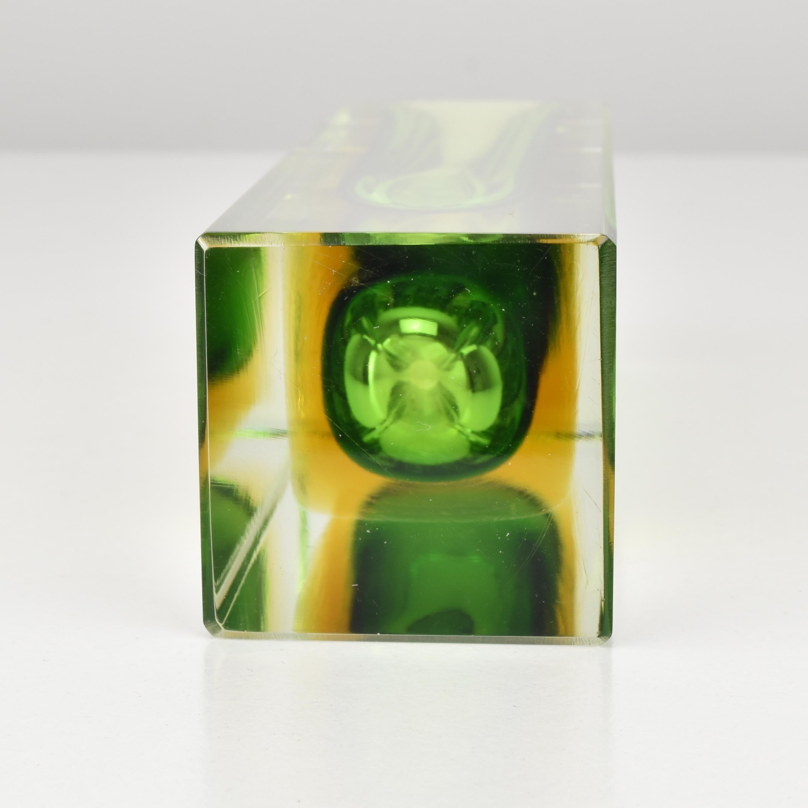 Milieu du XXe siècle Rare vase en verre à blocs vert, jaune et transparent de Flavio Poli, années 1960 en vente