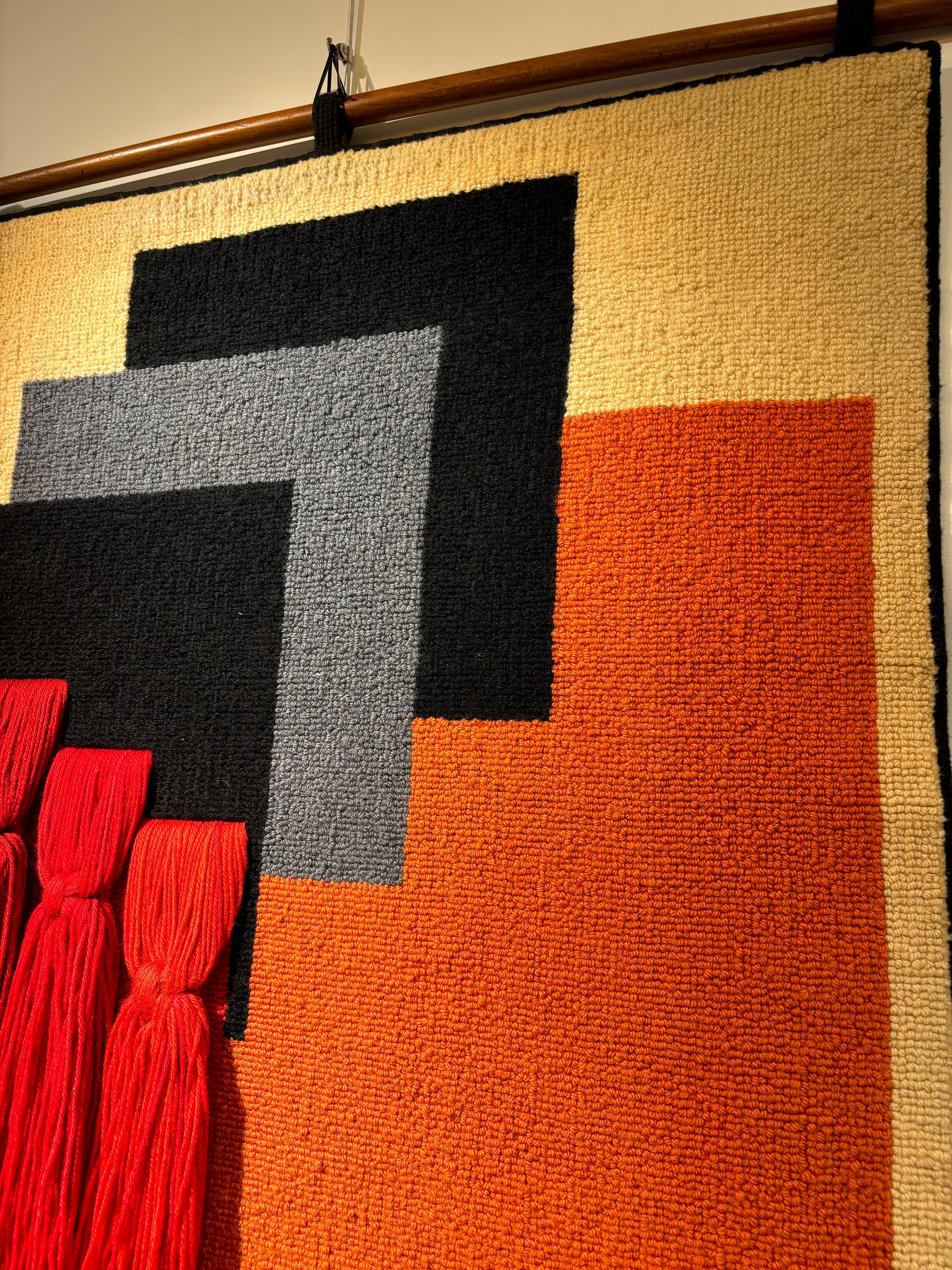 Knapper Wandteppich von VAC im Angebot 4