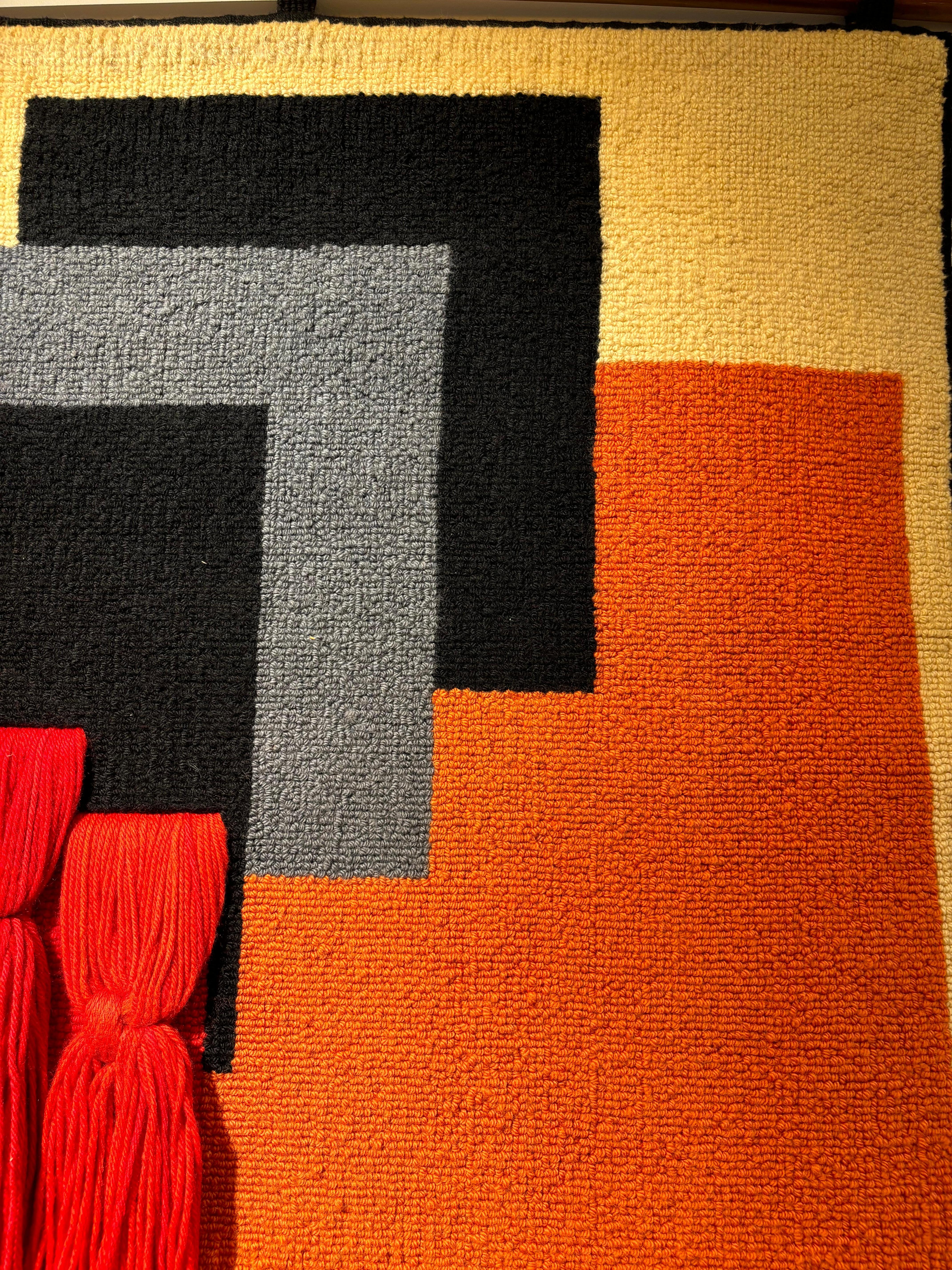 Knapper Wandteppich von VAC im Angebot 12