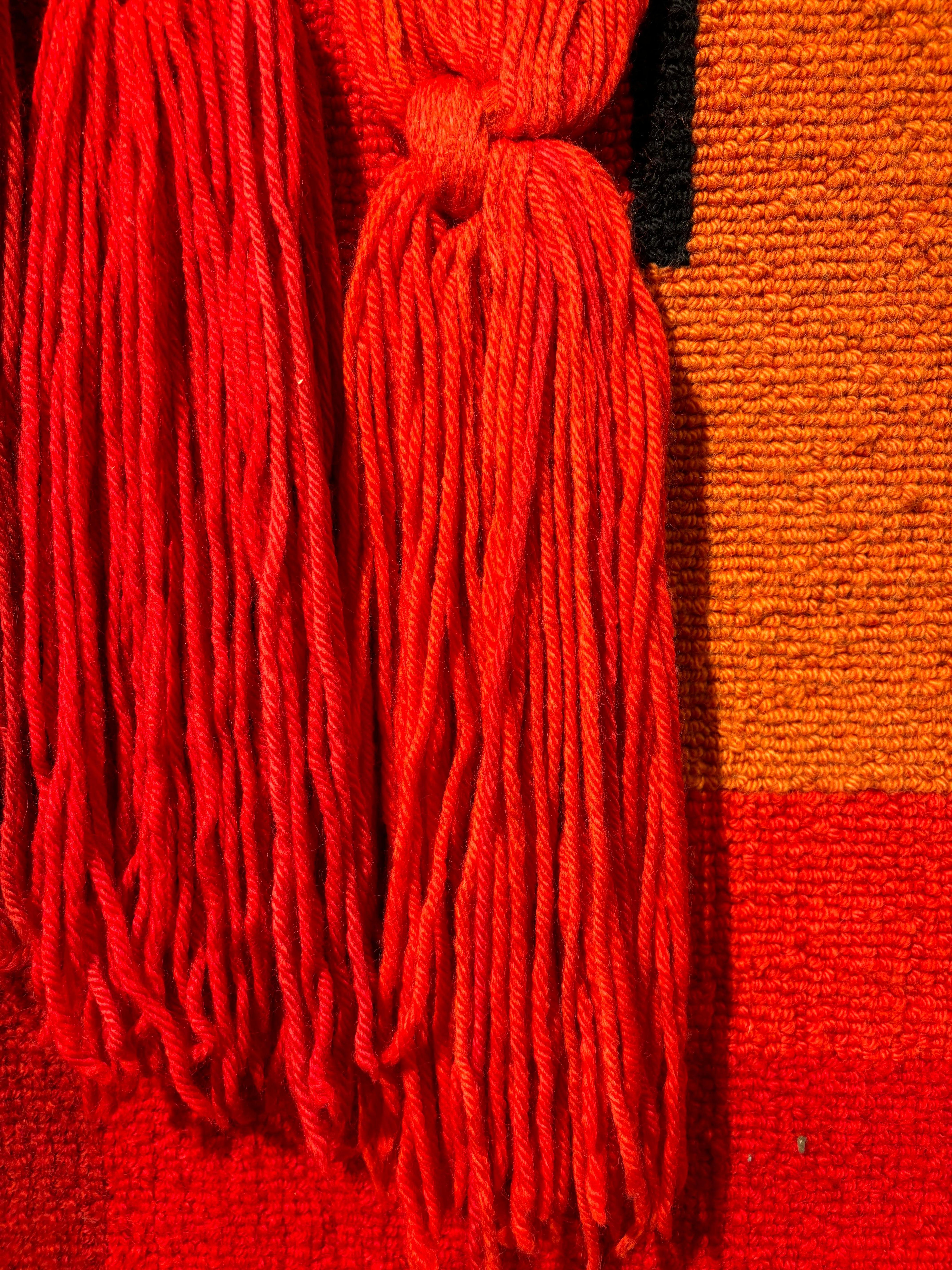 Knapper Wandteppich von VAC im Angebot 13