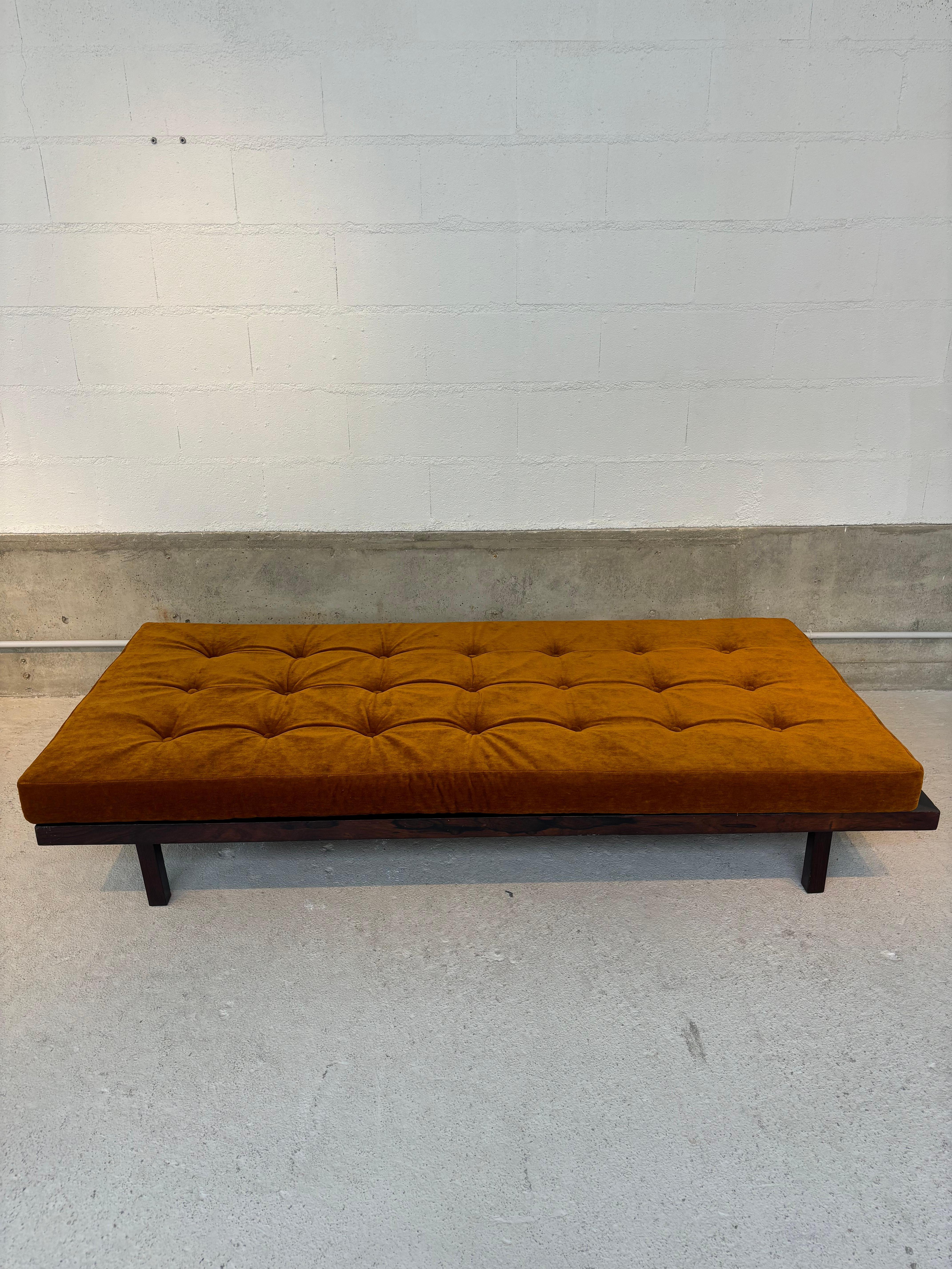 Scarce Tenreiro Daybed en vente 5
