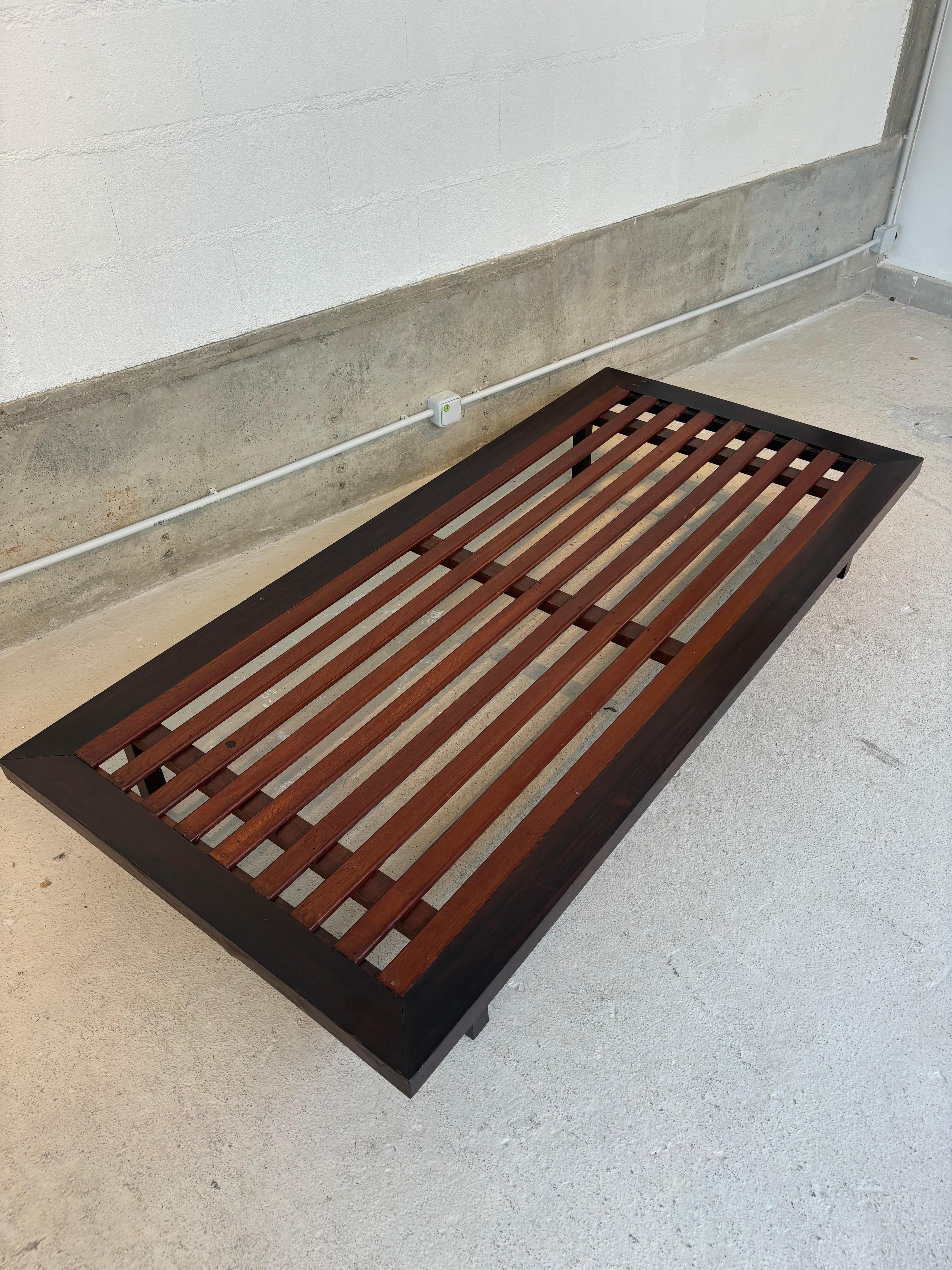 Mid-Century Modern Scarce Tenreiro Daybed en vente