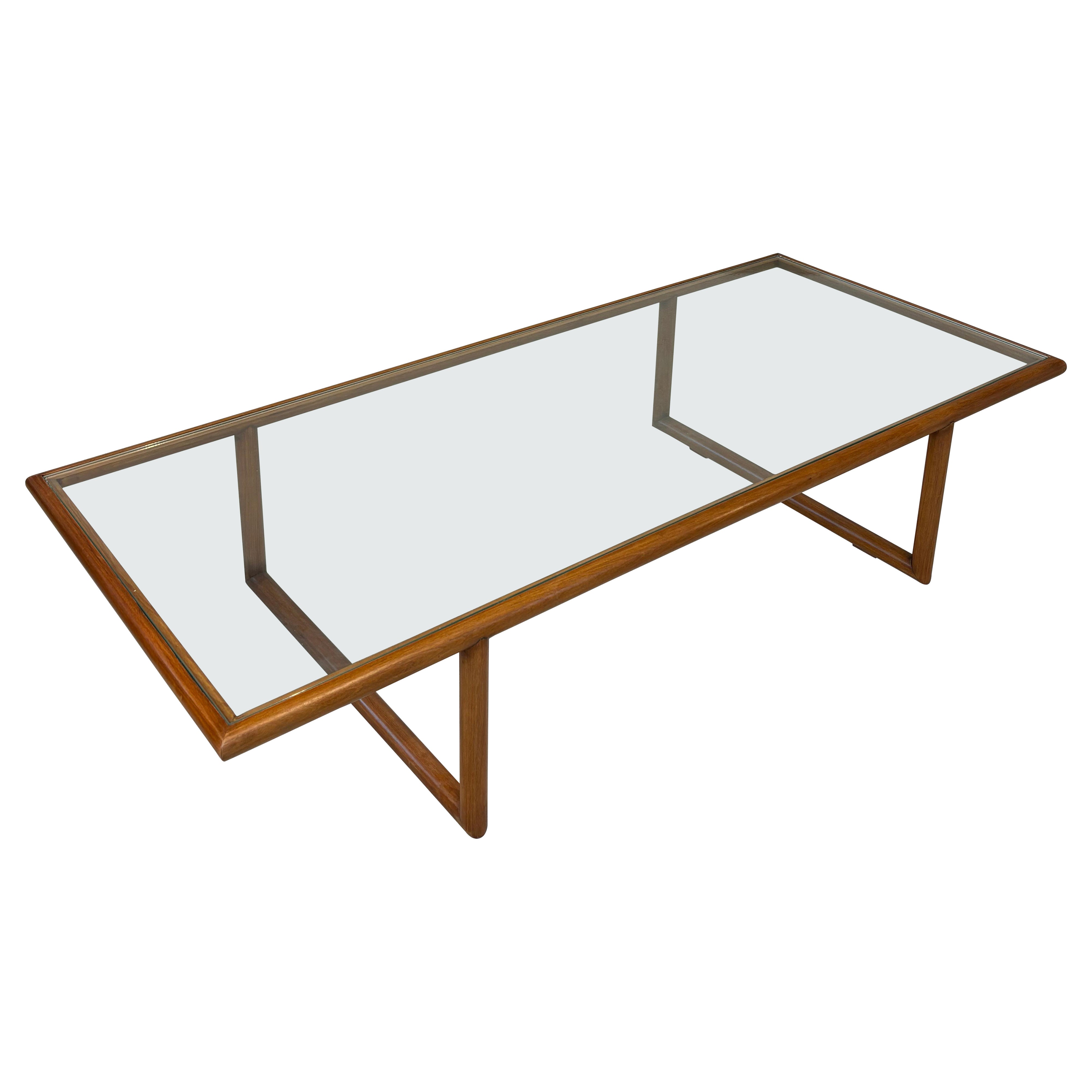 Scarce variant of coffee table by Joaquim Tenreiro For Sale