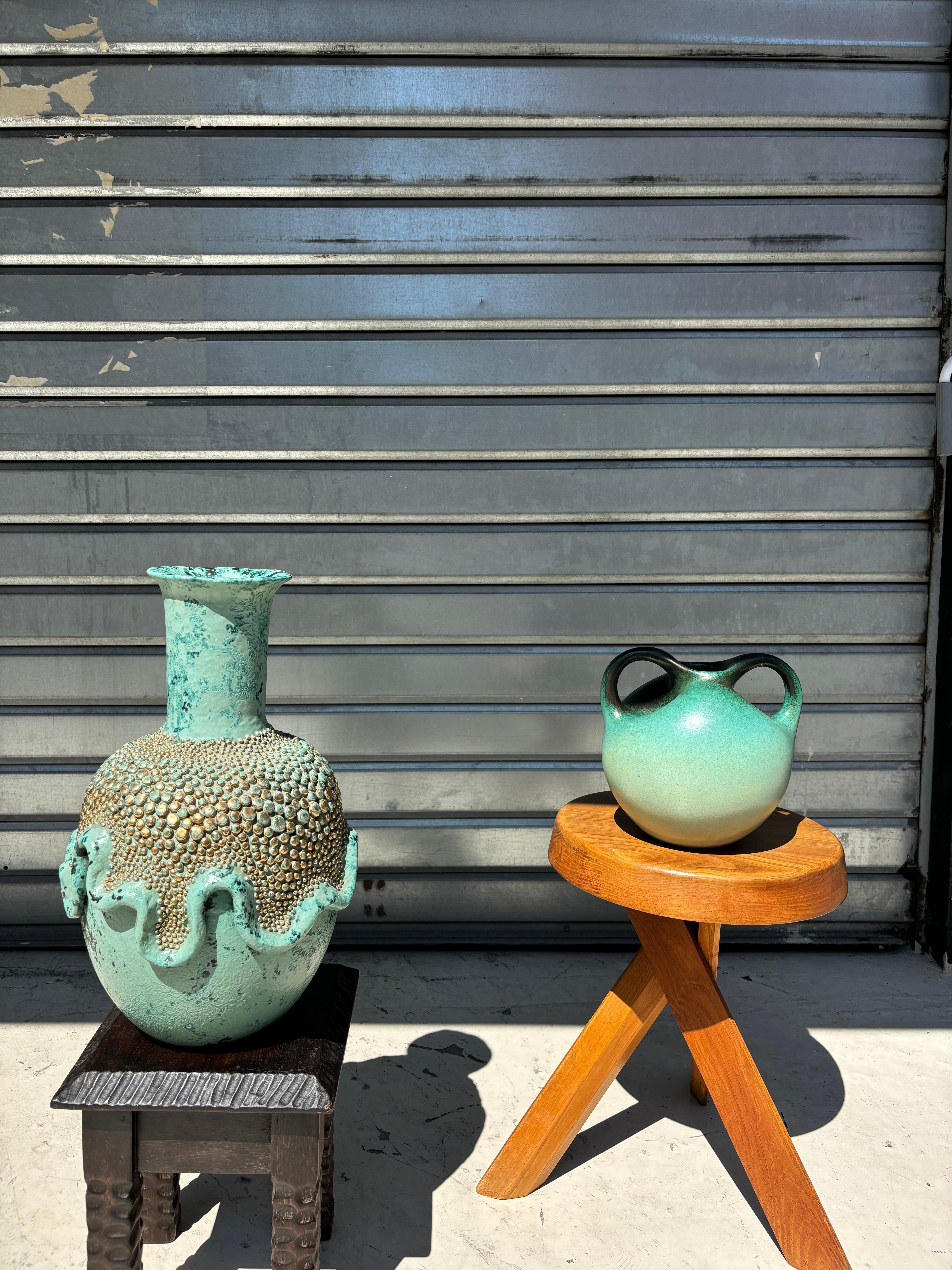 Rare vase de Léon Arthur Tuntundjian en vente 12