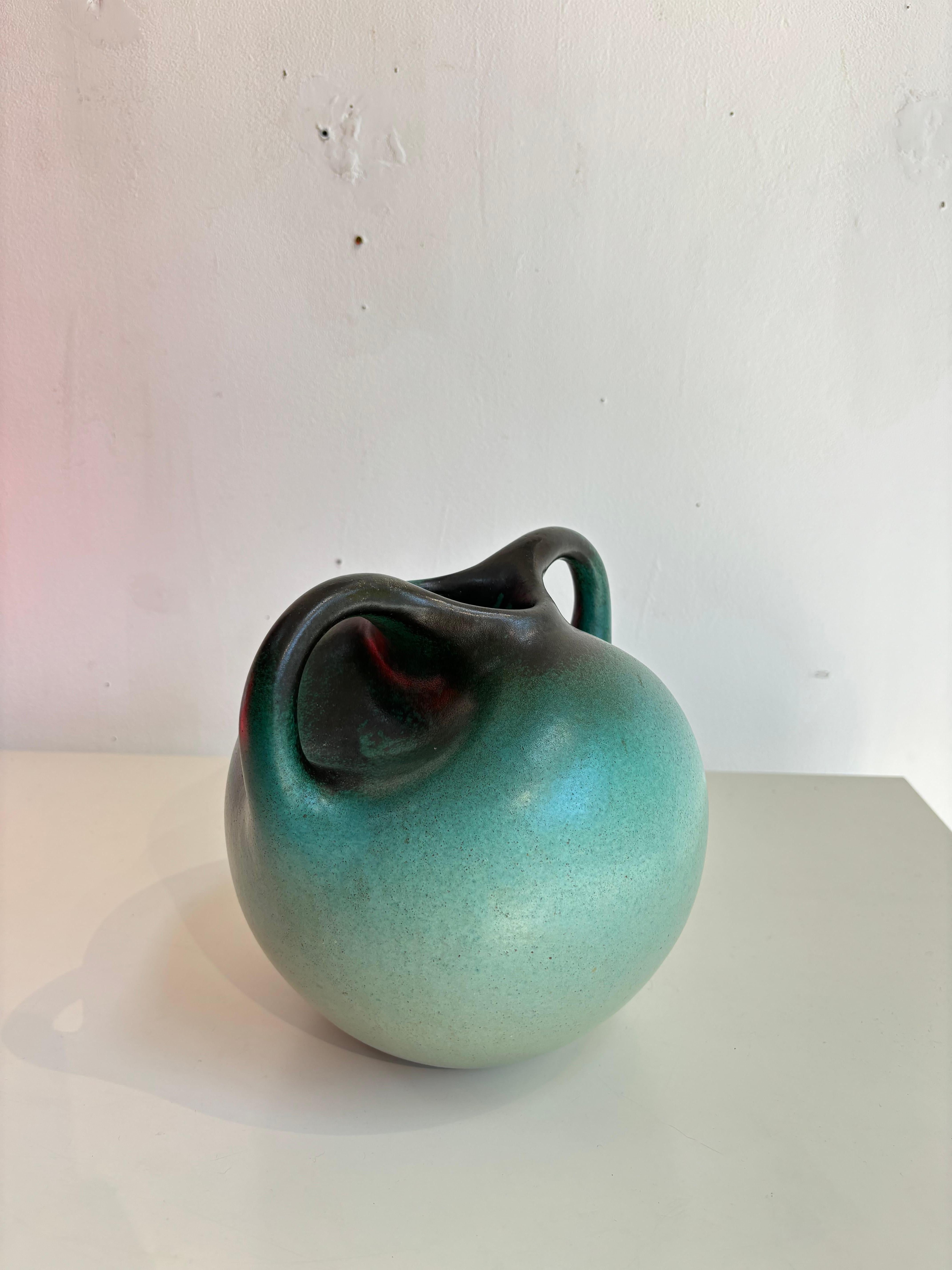 Mid-Century Modern Rare vase de Léon Arthur Tuntundjian en vente