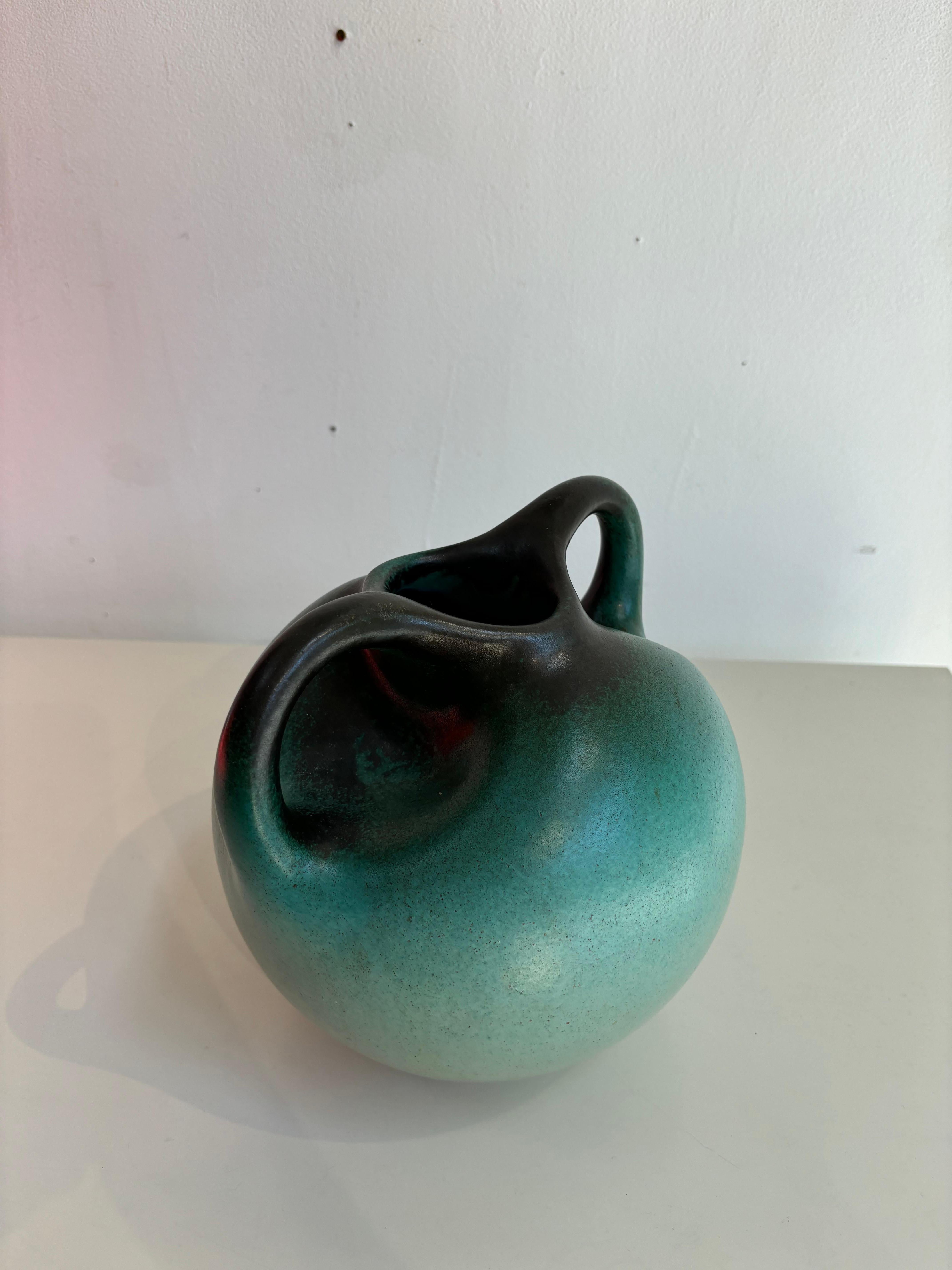 Français Rare vase de Léon Arthur Tuntundjian en vente