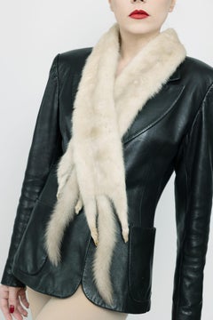 Scarf mink head