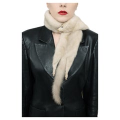 Scarf mink head