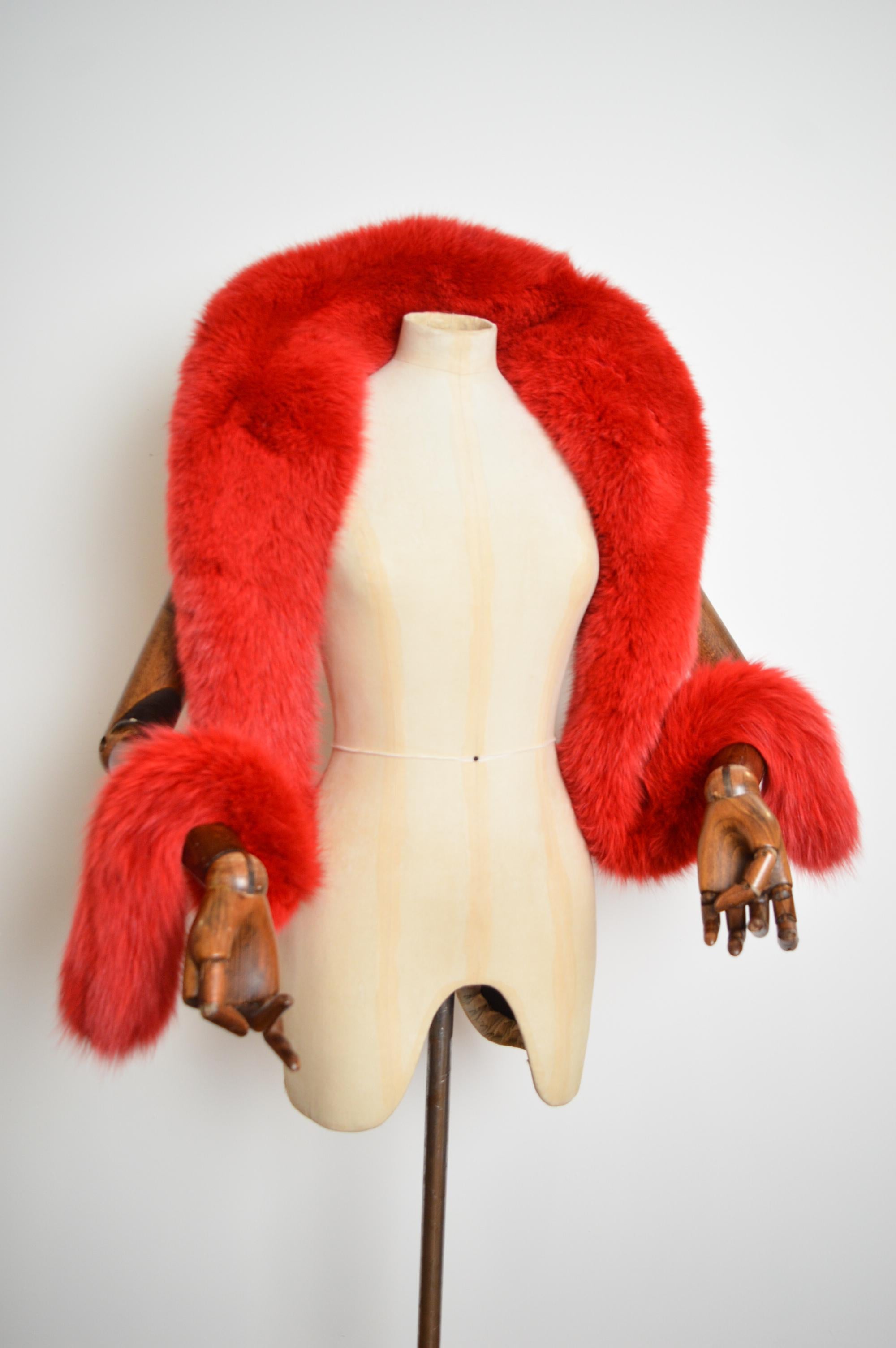 Scarlet Red Huge Plush Vintage French Fox Fur Stole Boa - Scarf For Sale 2