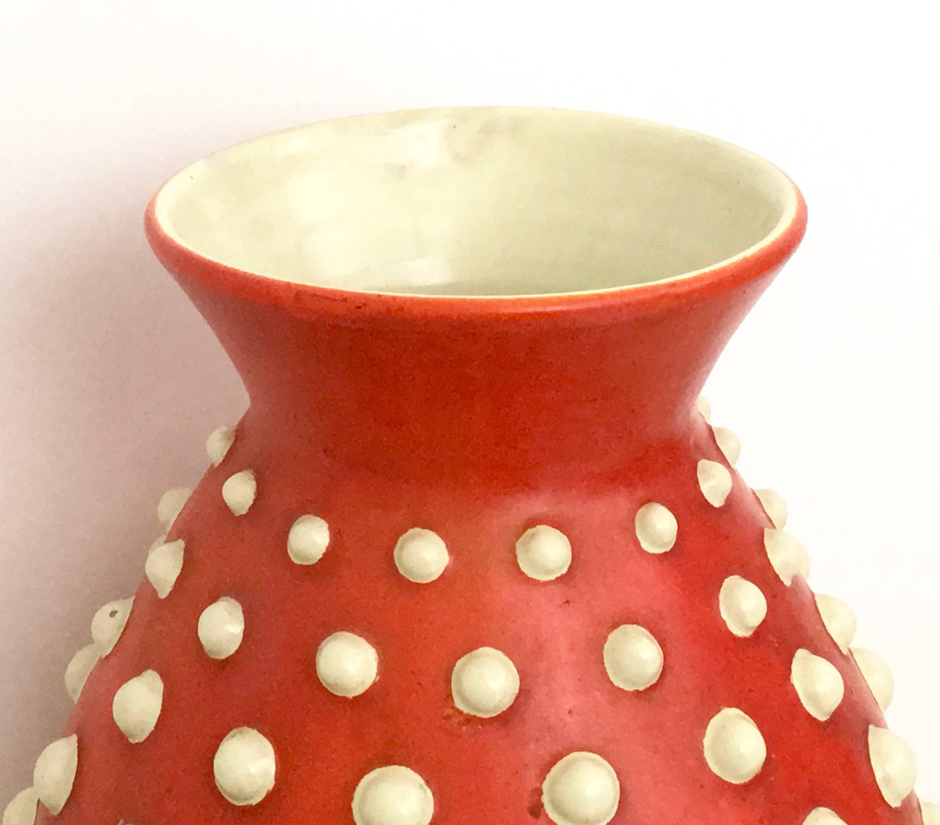 Scarlet Red Terracotta Vase with Ivory Embossed Polka Dots, Italy, 1940s In Good Condition In Bresso, Lombardy