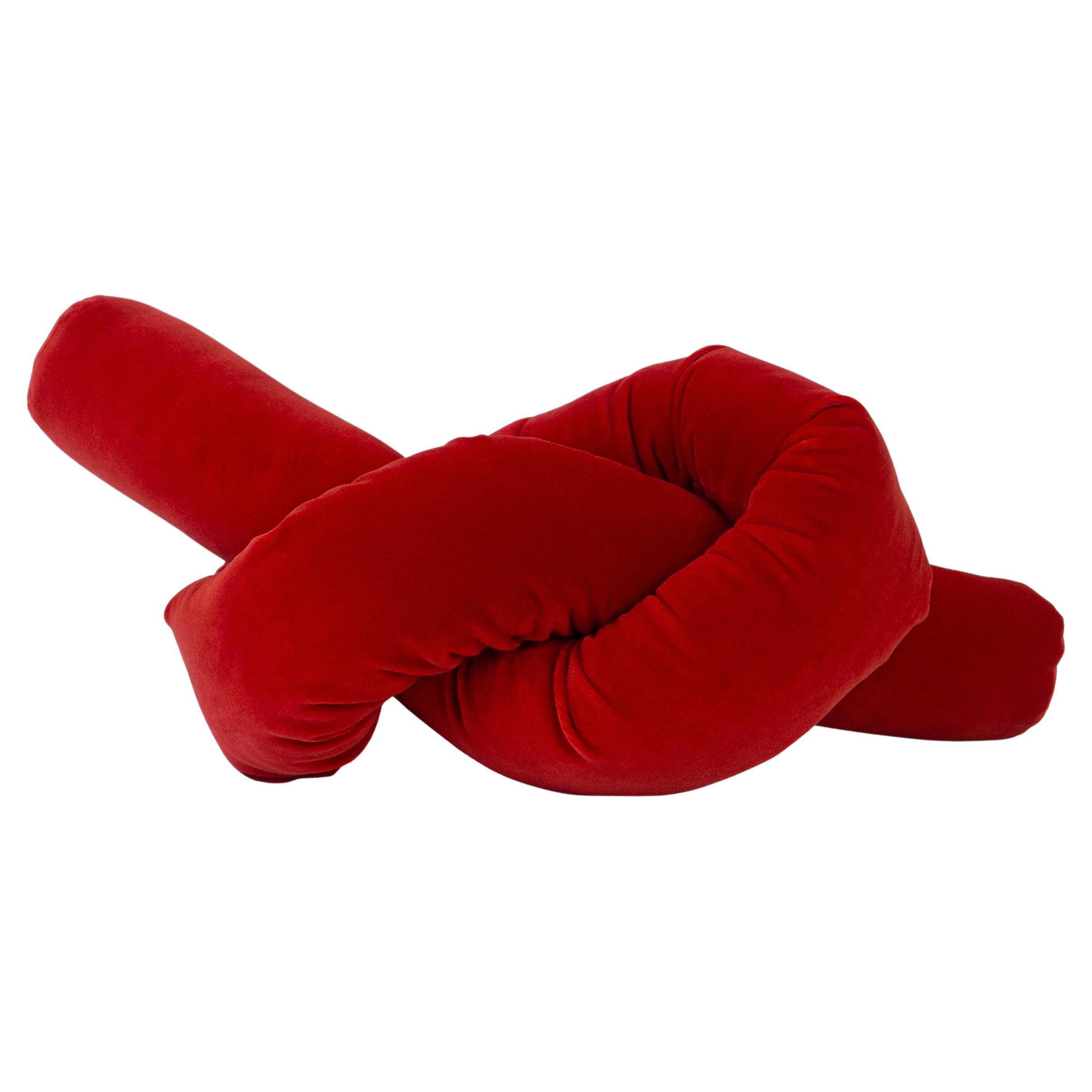Coussin lombaire en velours rouge écarlate à nœuds bretzels  en vente