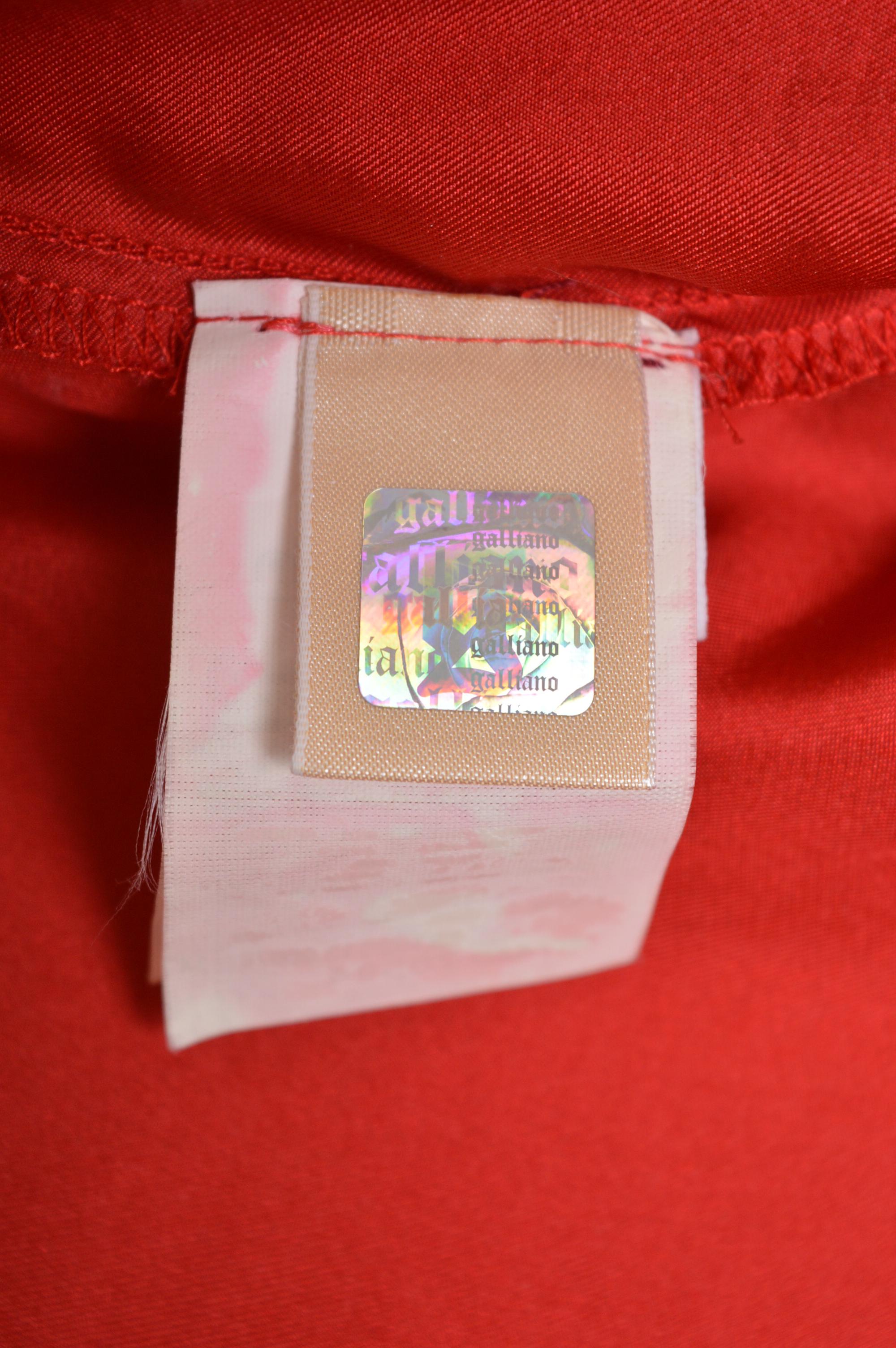 Robe à manches longues en crêpe de soie mélangée de John Galliano, rouge, style années 1940 en vente 7