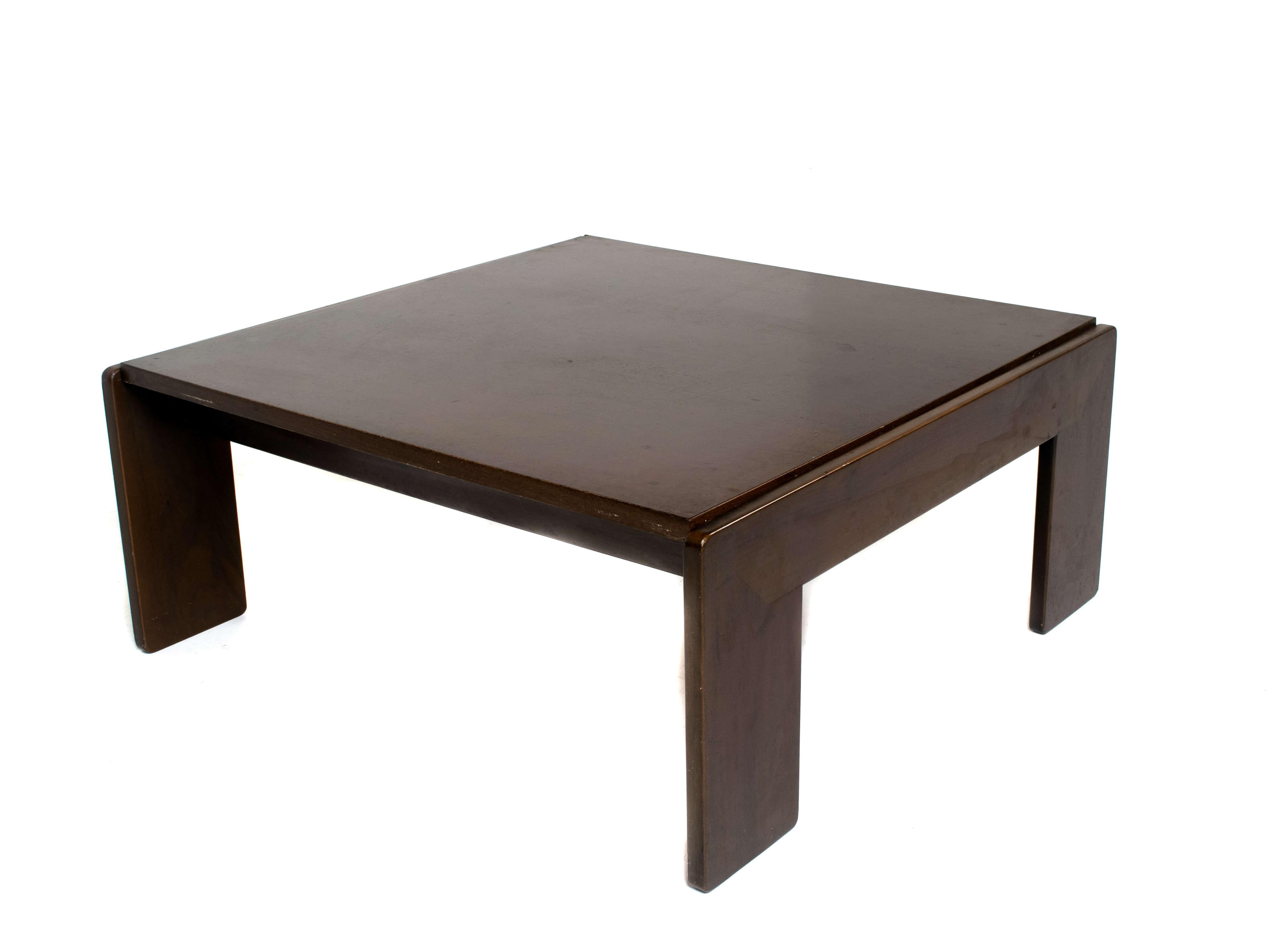 Scarpa 'Bastiano' Coffee Table for Gavina/Knoll International, Italy, 1960s In Good Condition For Sale In Hellouw, NL