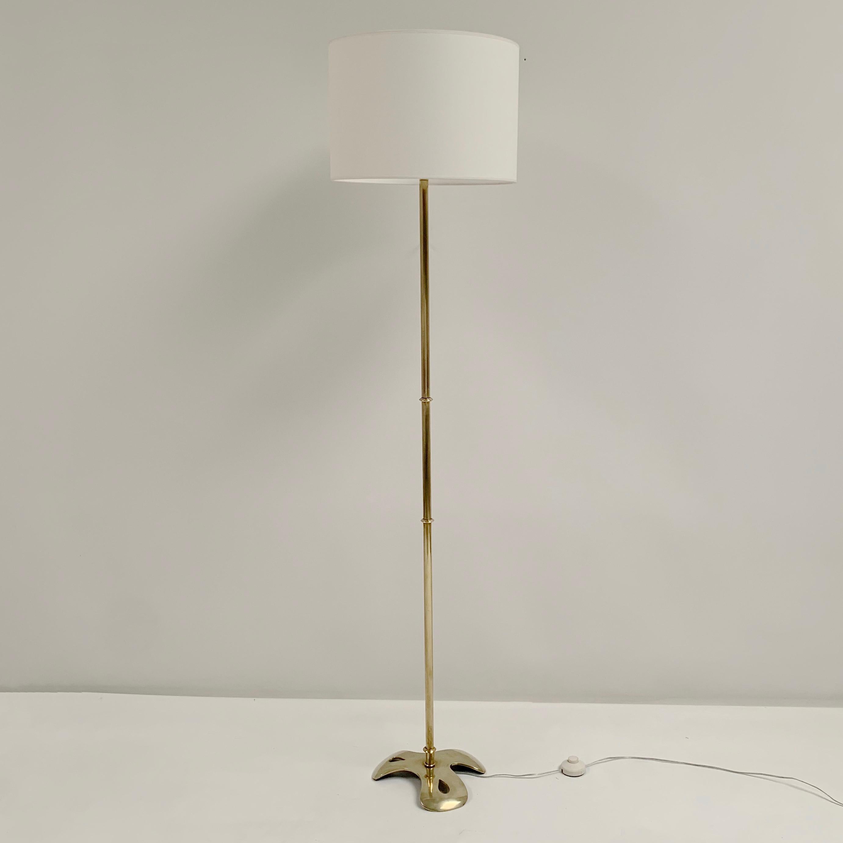 Mid-Century Modern Scarpa Signed Mid-Century Brass Floor Lamp, circa 1960, France. For Sale