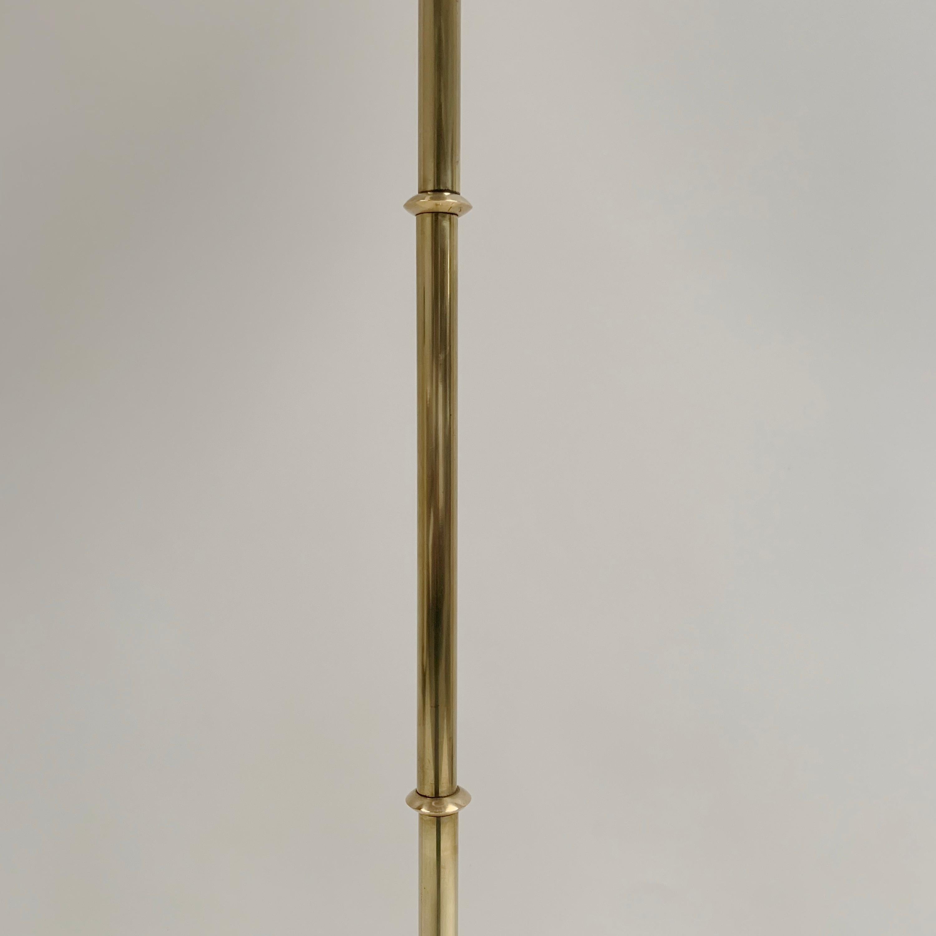 Mid-20th Century Scarpa Signed Mid-Century Brass Floor Lamp, circa 1960, France. For Sale