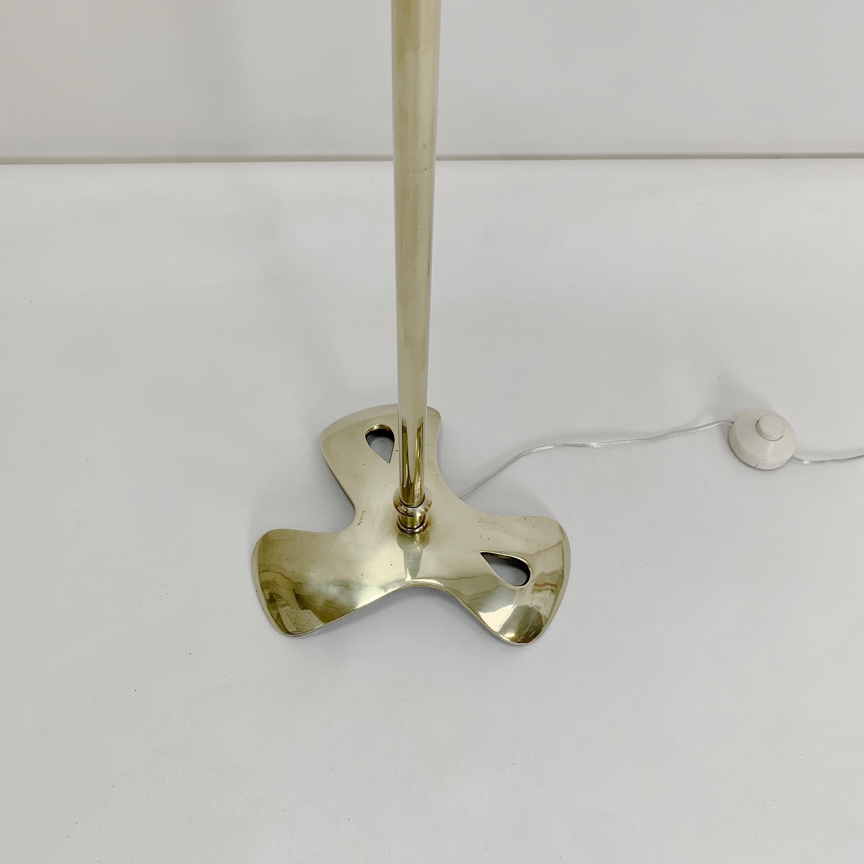 Scarpa Signed Mid-Century Brass Floor Lamp, circa 1960, France. For Sale 2
