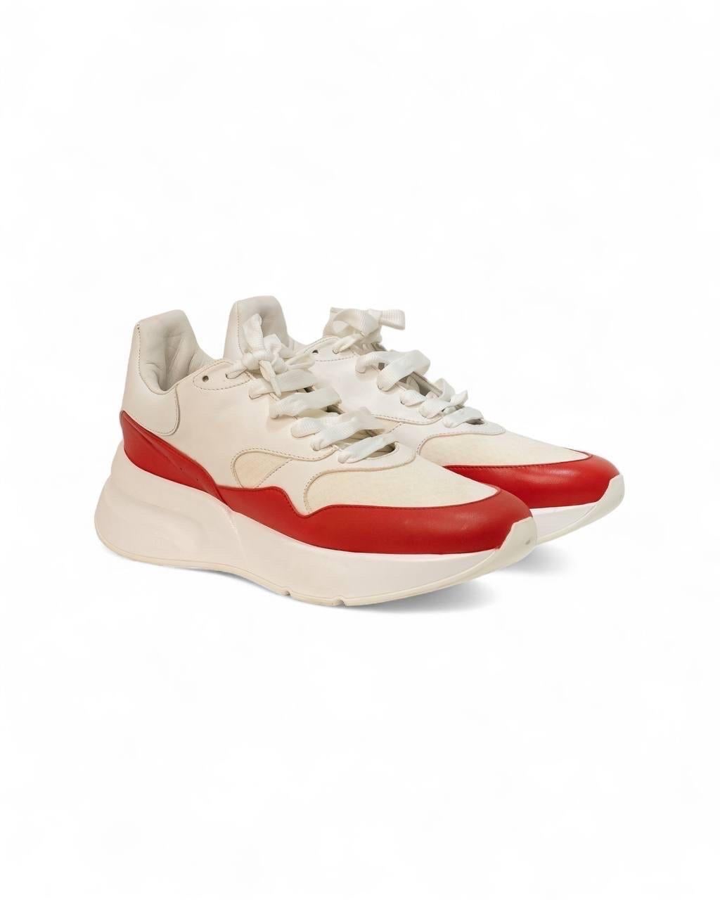 Scarpe\ Sneakera Alexander McQueen Sneakers Oversized Runner Bicolor In Good Condition For Sale In Torre Del Greco, IT