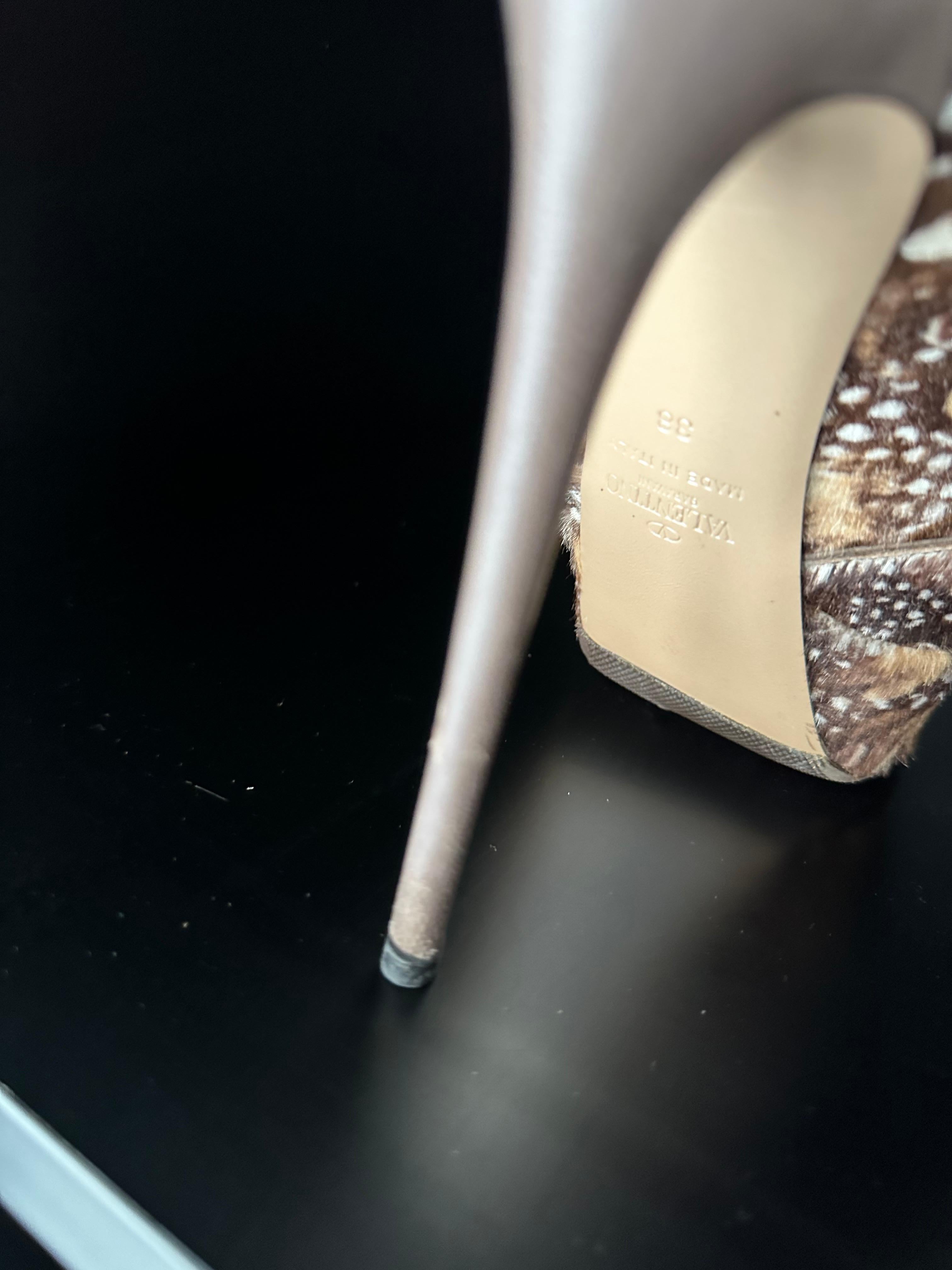 Scarpe Valentino Garavani in cavallino 2